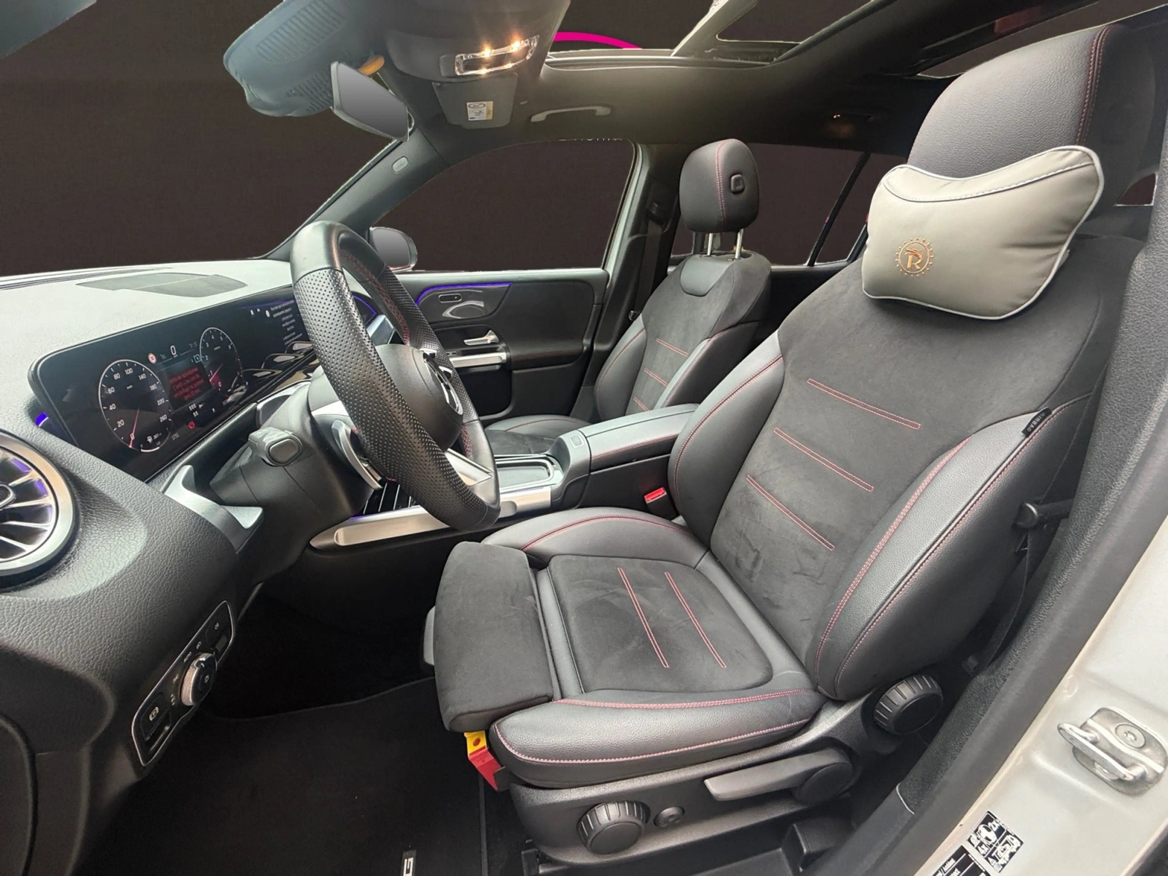 Mercedes-Benz GLB 180 7 Places / AMG Line / Facelift / Véhicule belge / Garantie Mercedes 01/2030 — photo 10