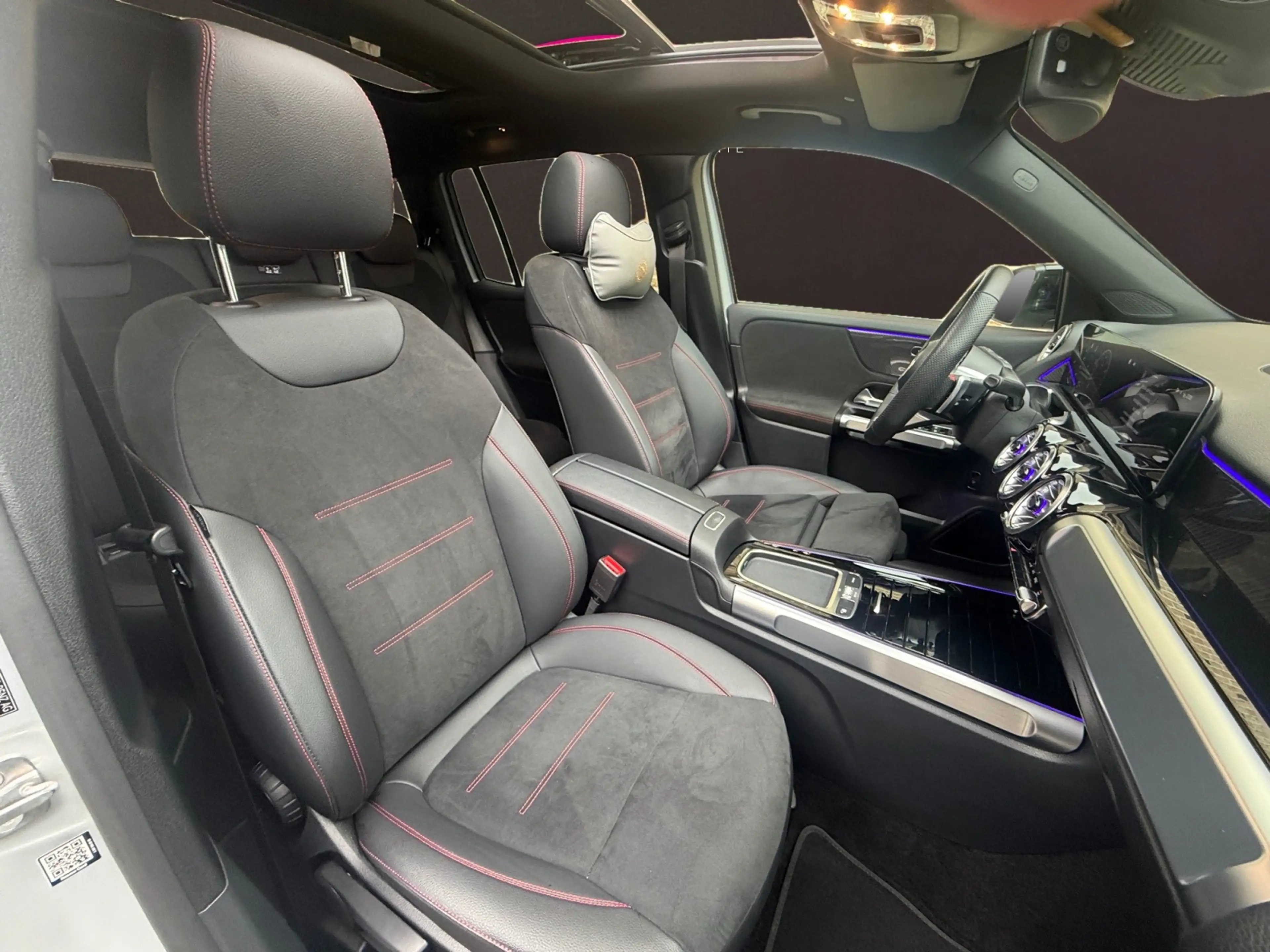 Mercedes-Benz GLB 180 7 Places / AMG Line / Facelift / Véhicule belge / Garantie Mercedes 01/2030 — photo 15
