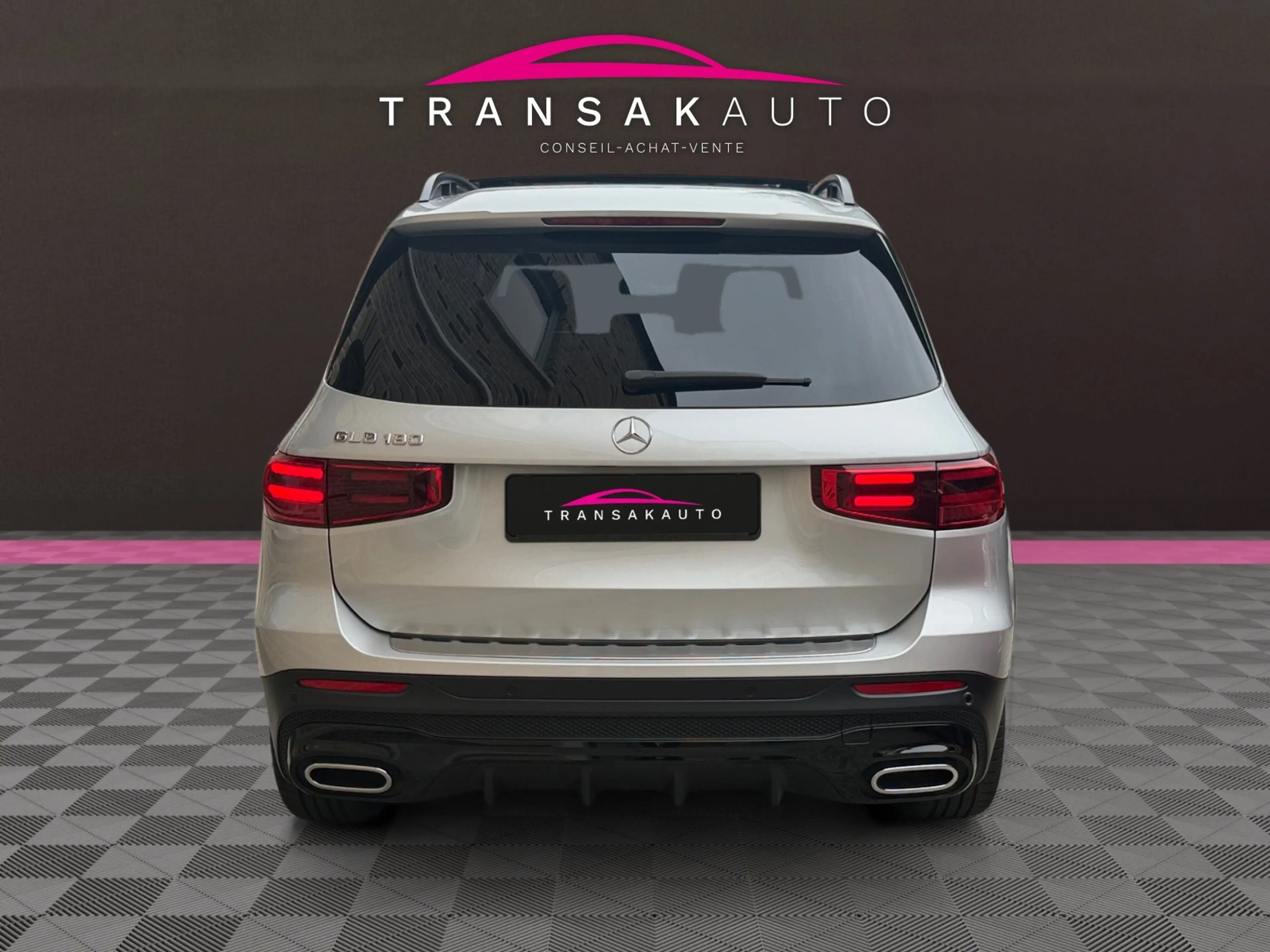 Mercedes-Benz GLB 180 7 Places / AMG Line / Facelift / Véhicule belge / Garantie Mercedes 01/2030 — photo 4