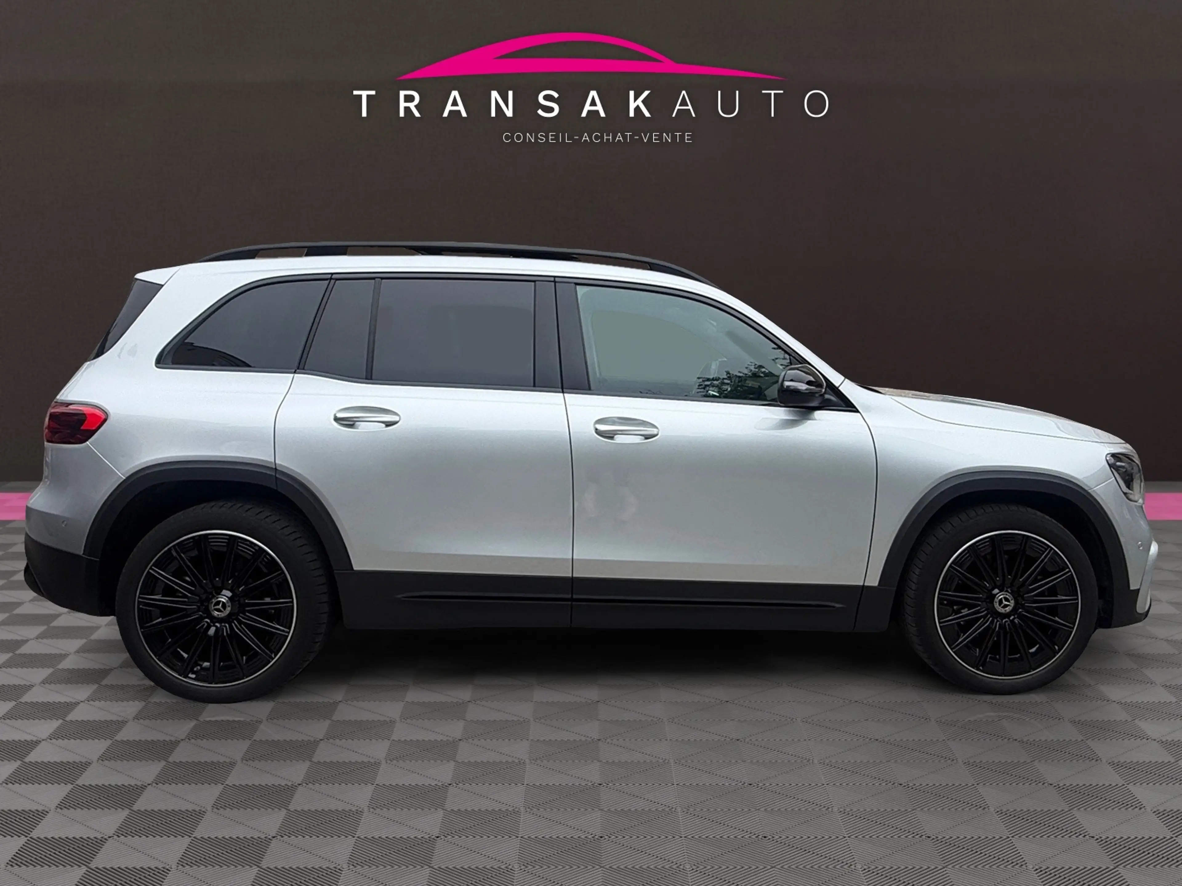 Mercedes-Benz GLB 180 7 Places / AMG Line / Facelift / Véhicule belge / Garantie Mercedes 01/2030 — photo 6