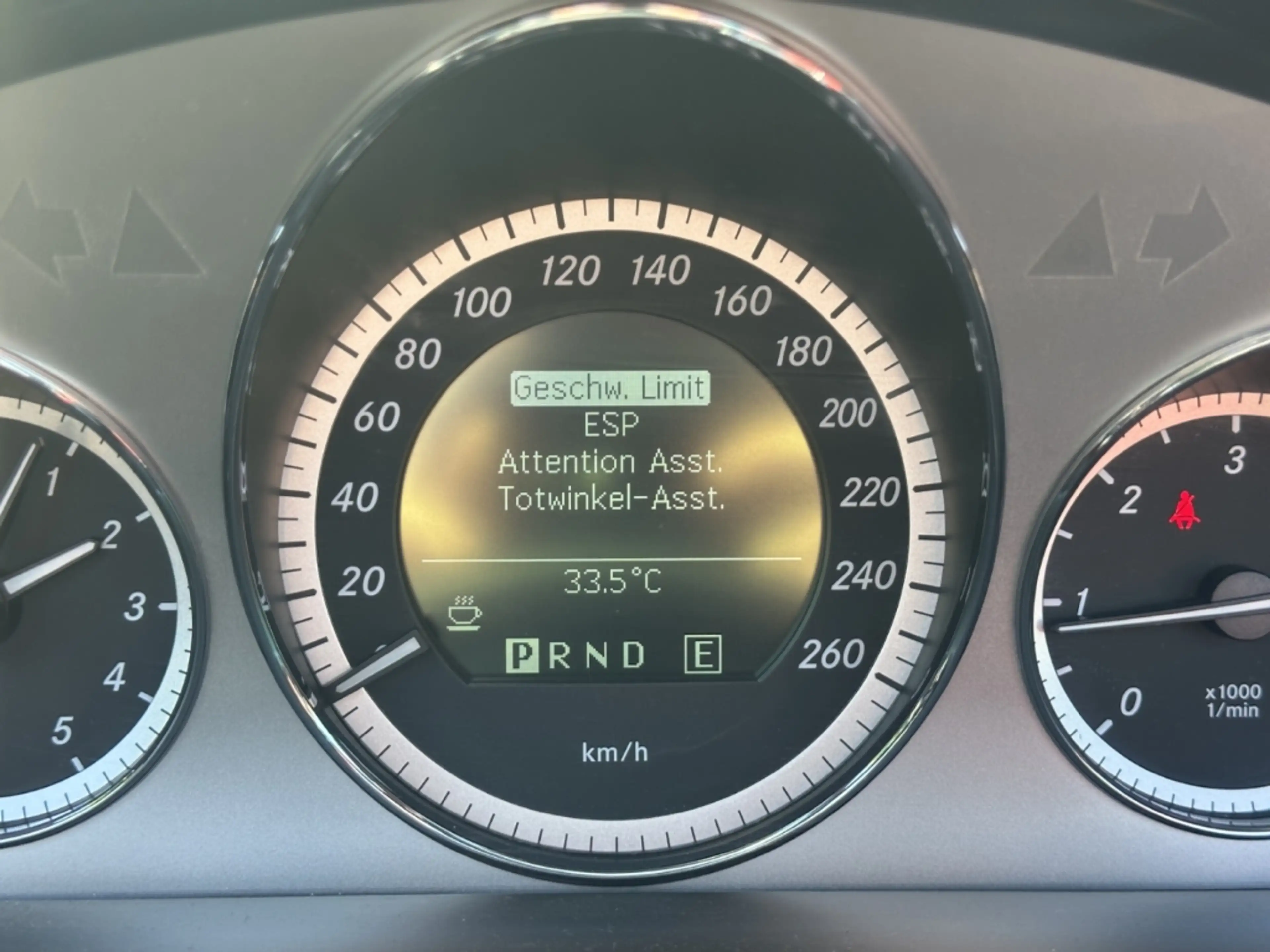 Mercedes-Benz E 250 Cabrio CDI AMG Line MANUFAKTUR H&K — photo 29