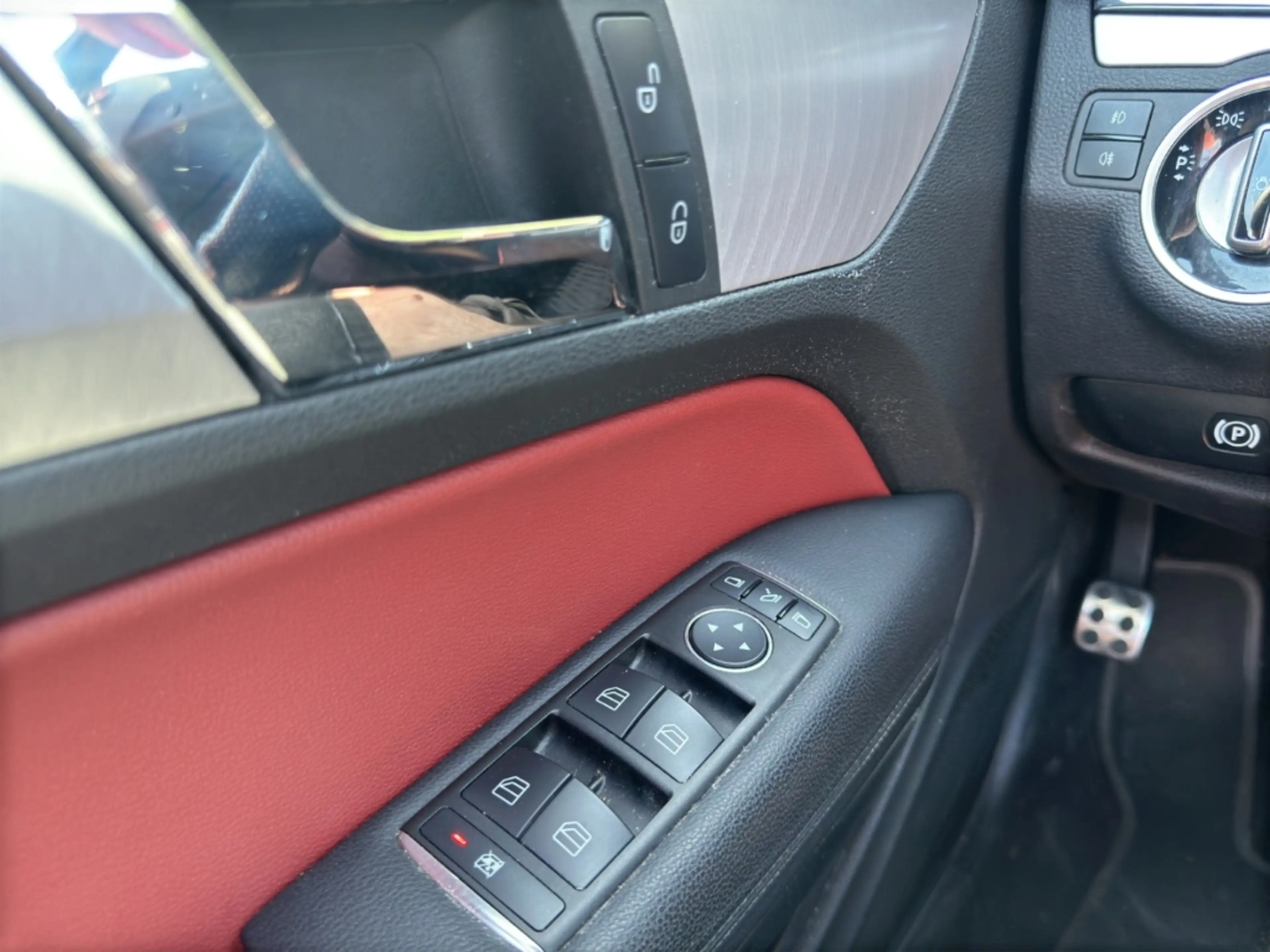 Mercedes-Benz E 250 Cabrio CDI AMG Line MANUFAKTUR H&K — photo 25