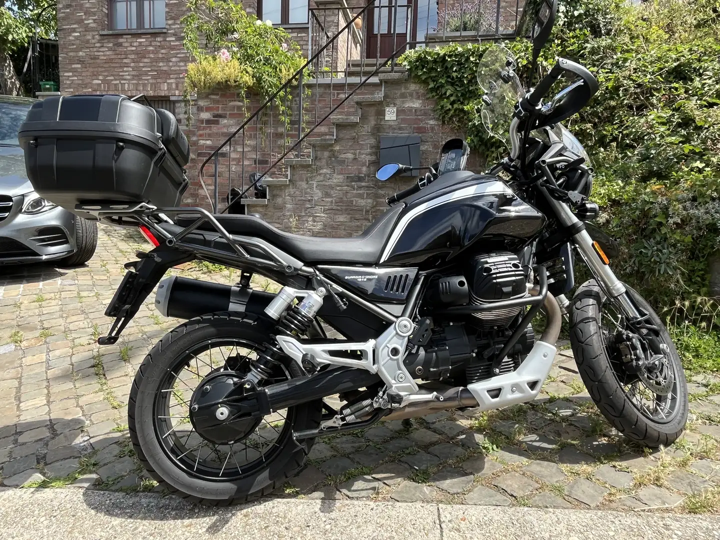 Moto Guzzi V 85 TT - 1