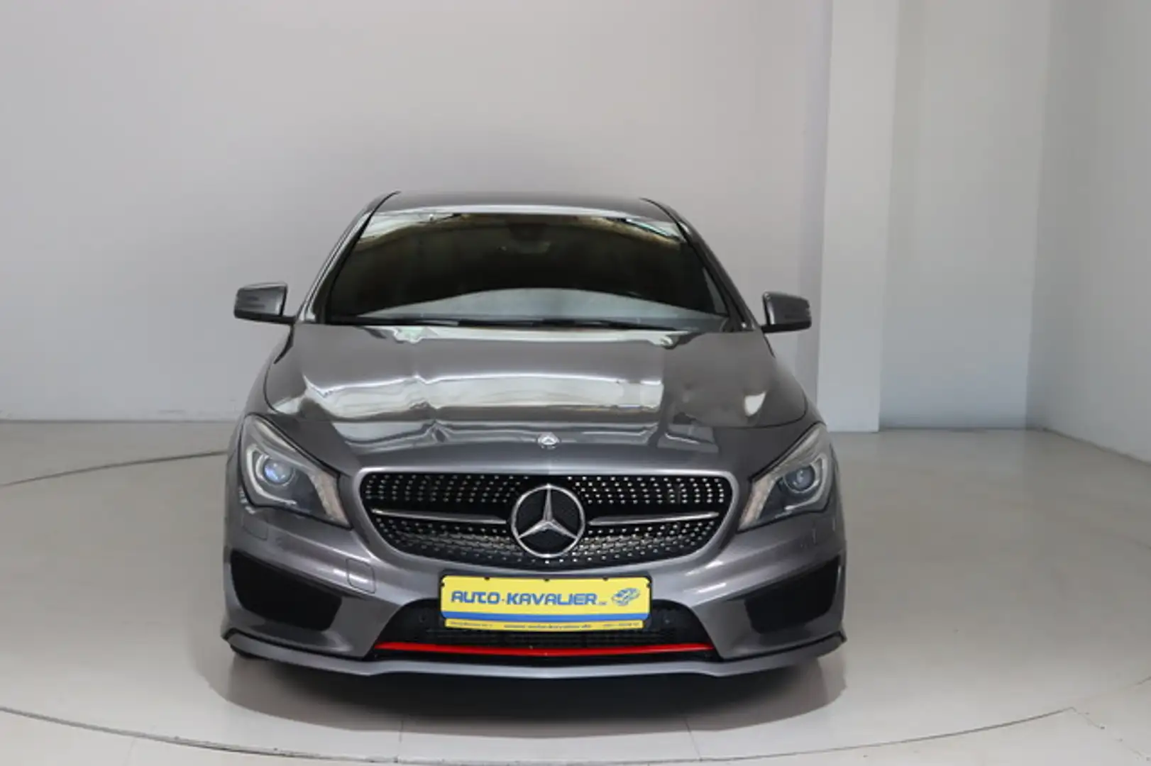 Mercedes-Benz CLA 250 Shooting Brake Sport 4Matic Gris - 2