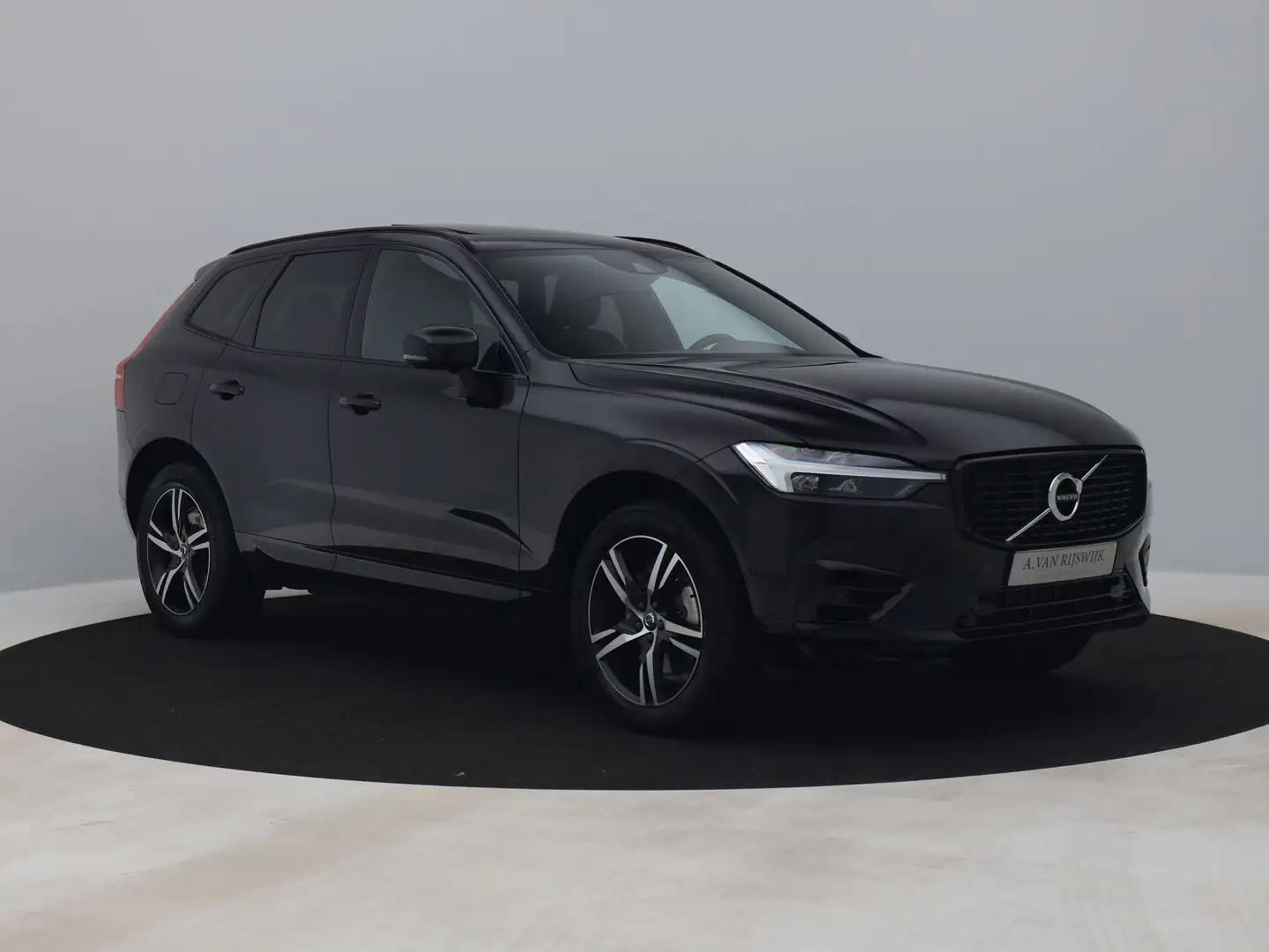 Volvo XC60 2.0 T6 Recharge AWD R-Design | PANO | CAMERA | ADA Zwart - 2