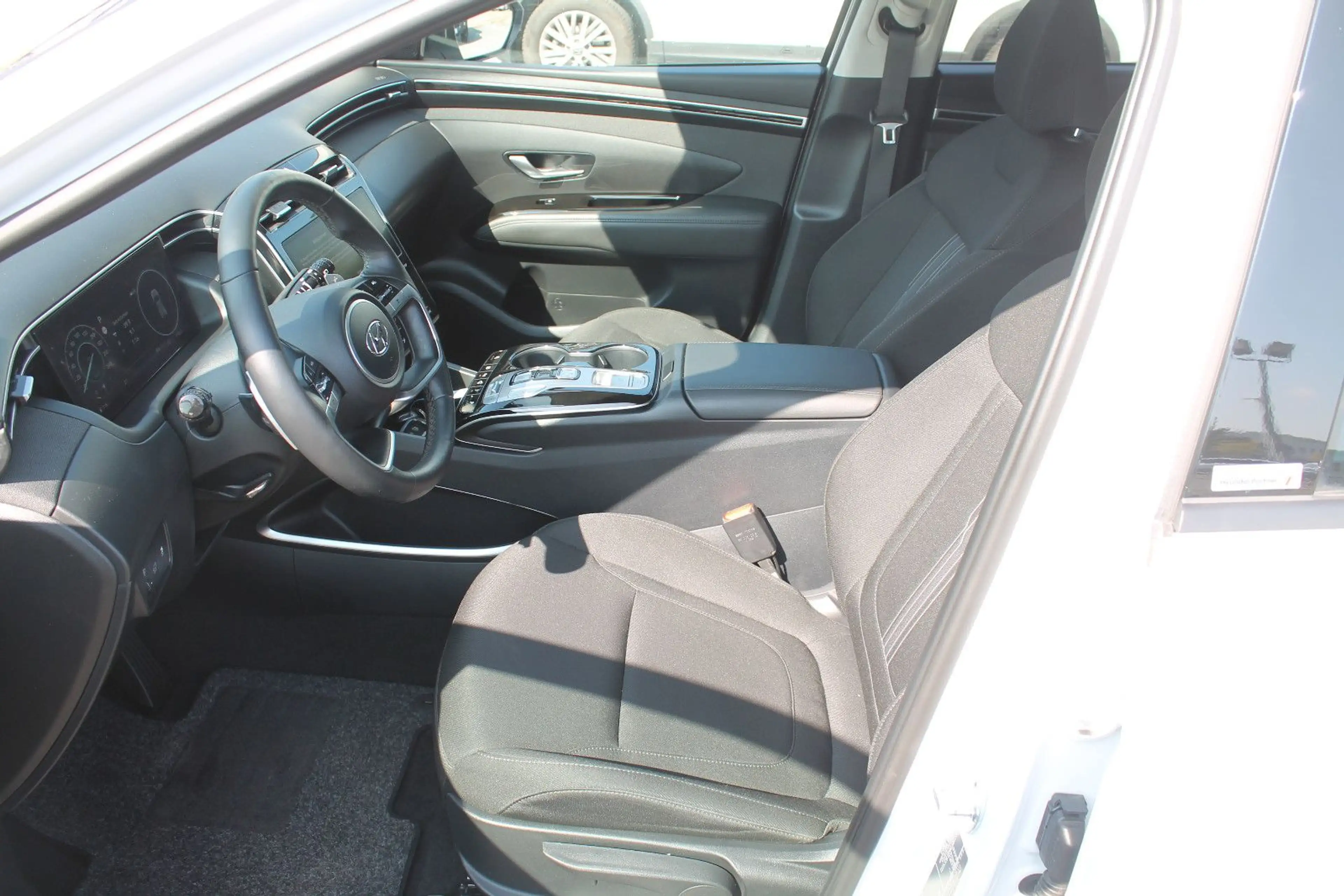 Hyundai TUCSON DCT, 4WD, Navi, LED, Kamera, 1.Hand — photo 10