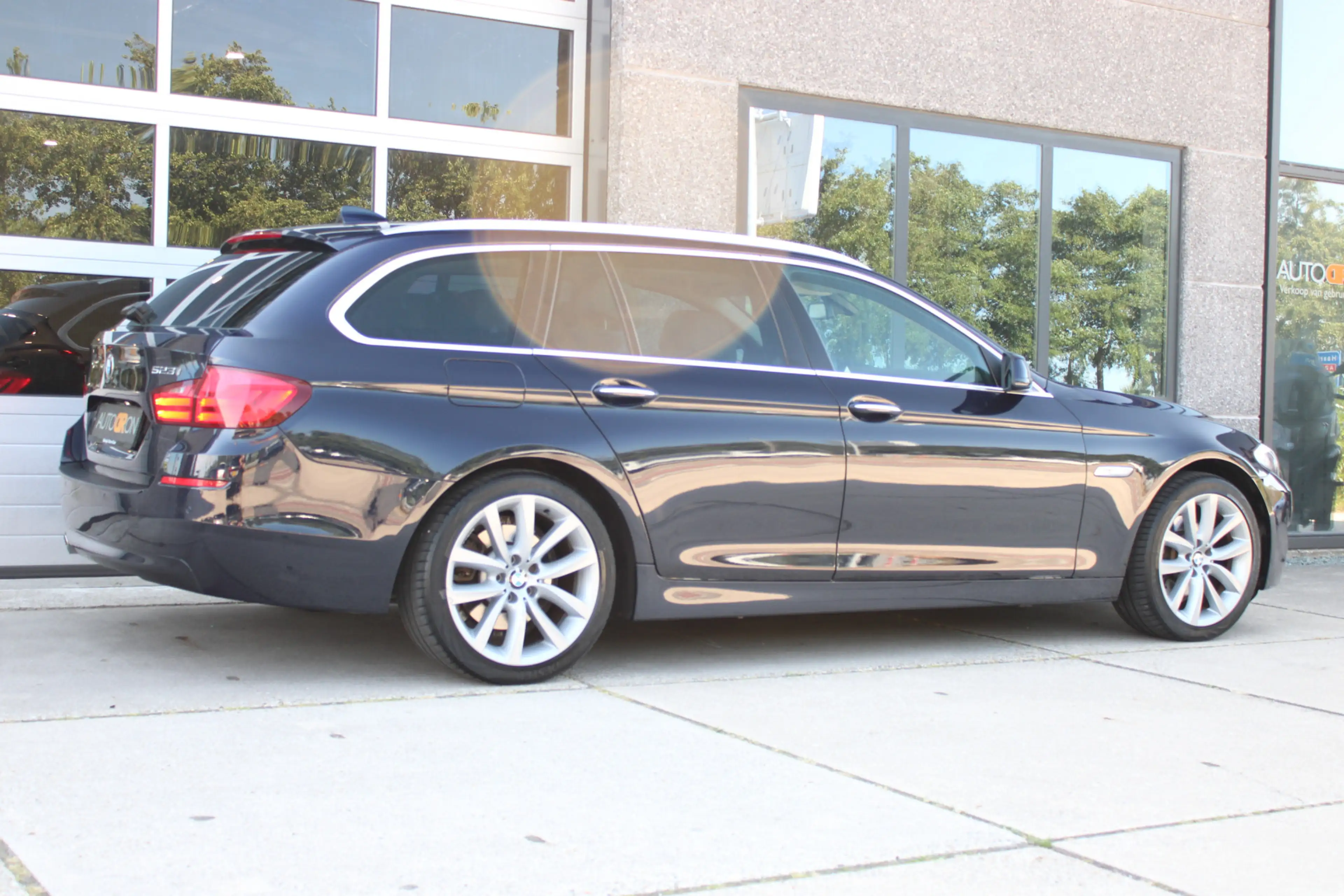 BMW 523 5-serie Touring 523i High Executive 6 Cilinder Pan — photo 3