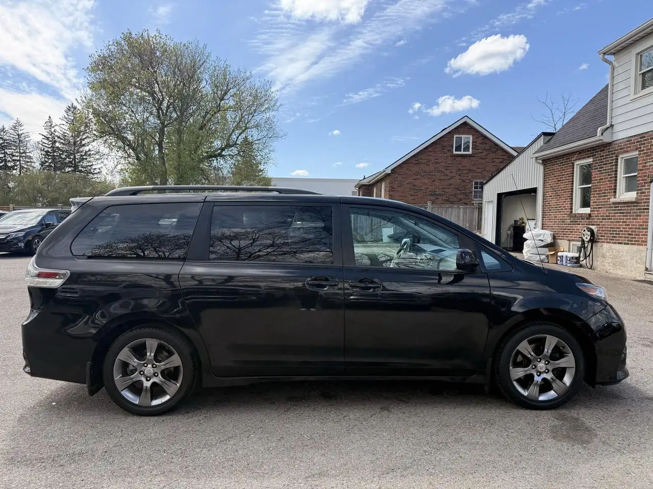Toyota Sienna снимка Toyota Sienna
