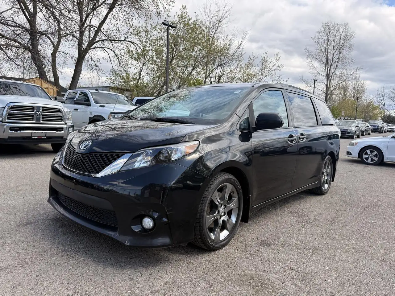 Toyota Sienna снимка Toyota Sienna