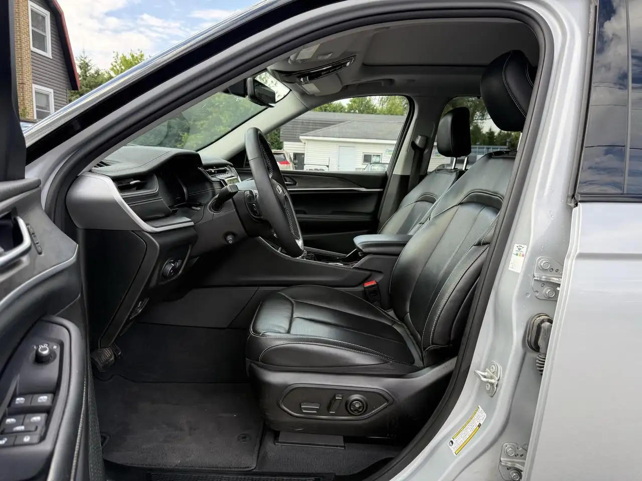 Jeep Grand Cherokee photo Jeep Grand Cherokee