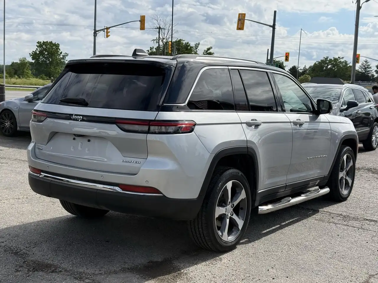Jeep Grand Cherokee photo Jeep Grand Cherokee