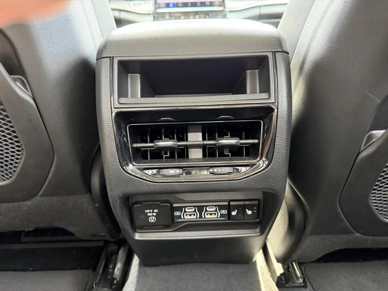 Jeep Grand Cherokee photo Jeep Grand Cherokee