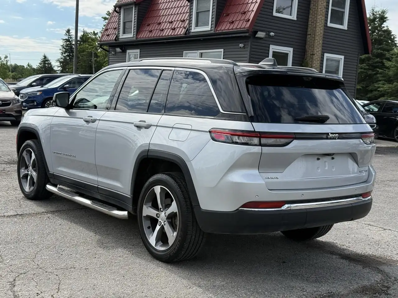 Jeep Grand Cherokee photo Jeep Grand Cherokee