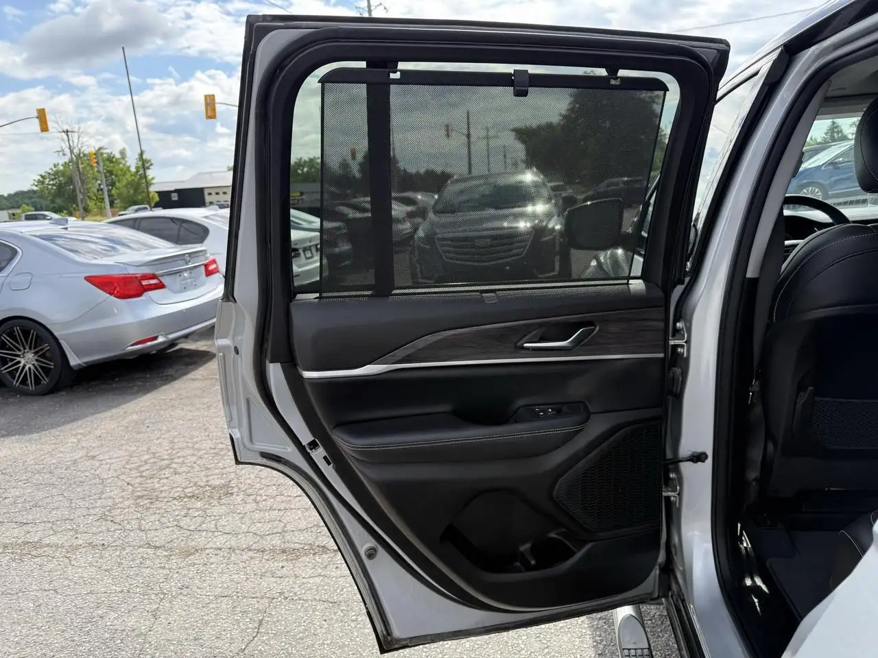 Jeep Grand Cherokee photo Jeep Grand Cherokee