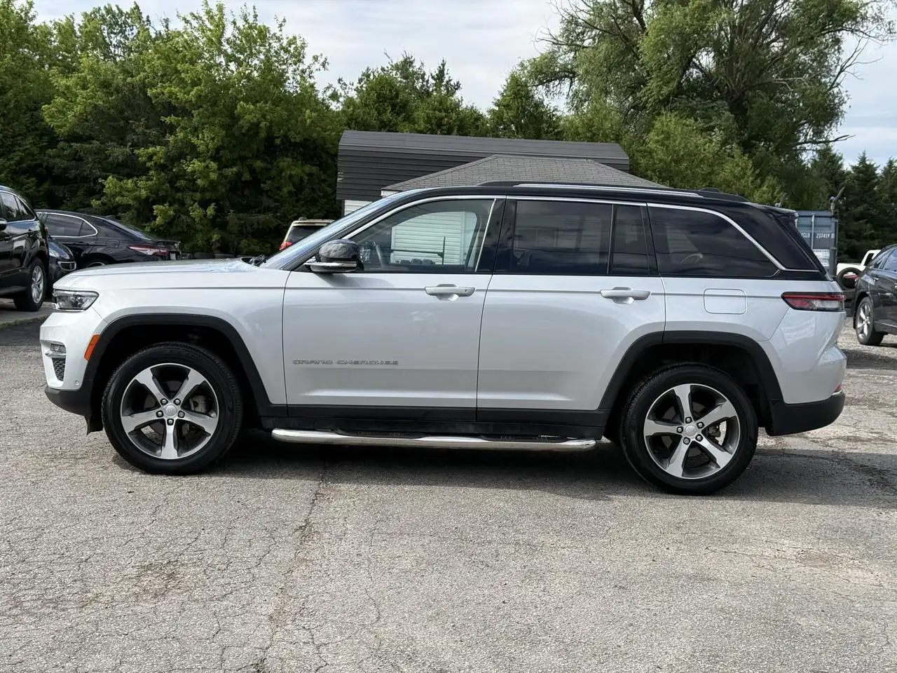 Jeep Grand Cherokee photo Jeep Grand Cherokee