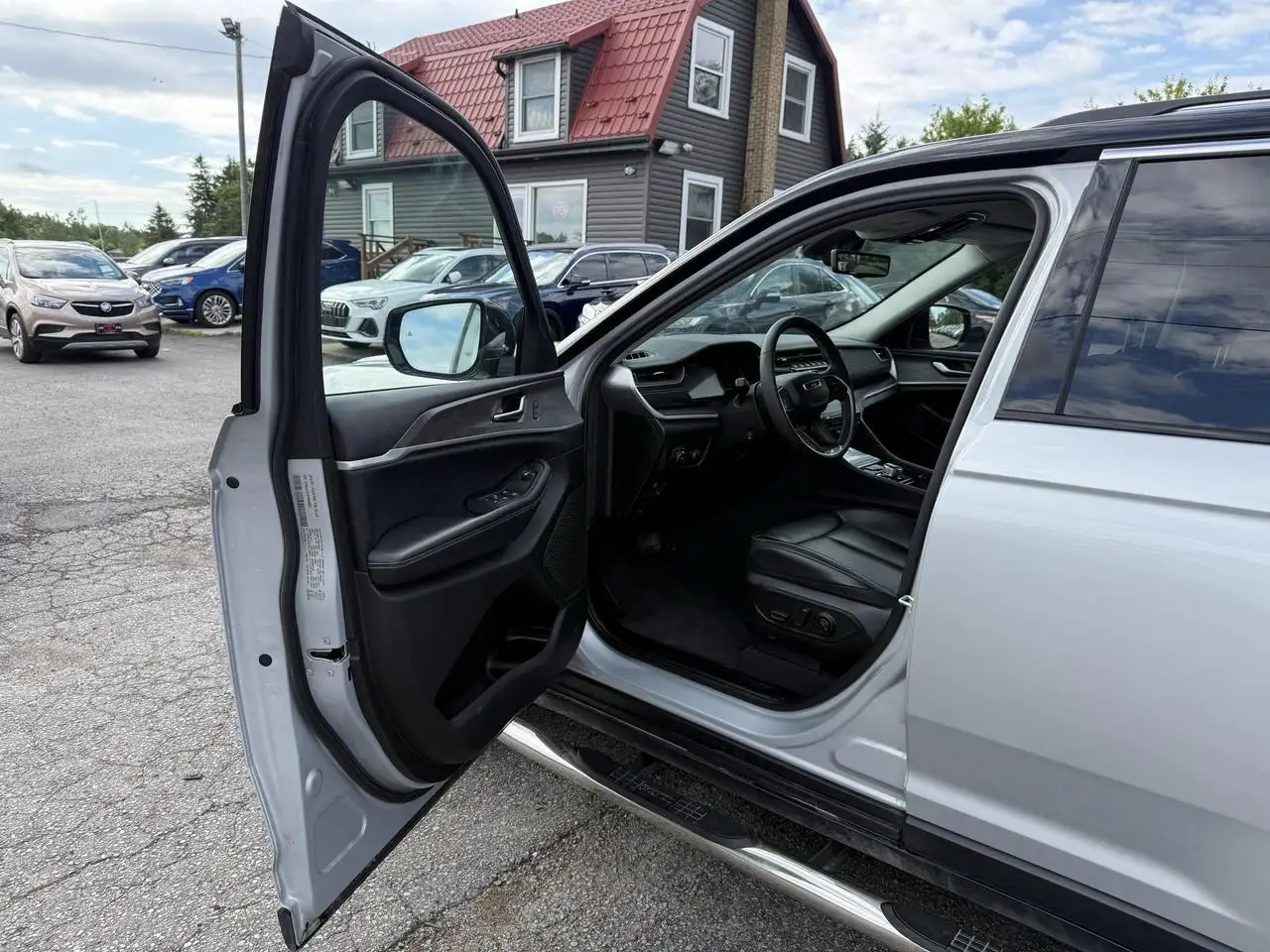 Jeep Grand Cherokee photo Jeep Grand Cherokee