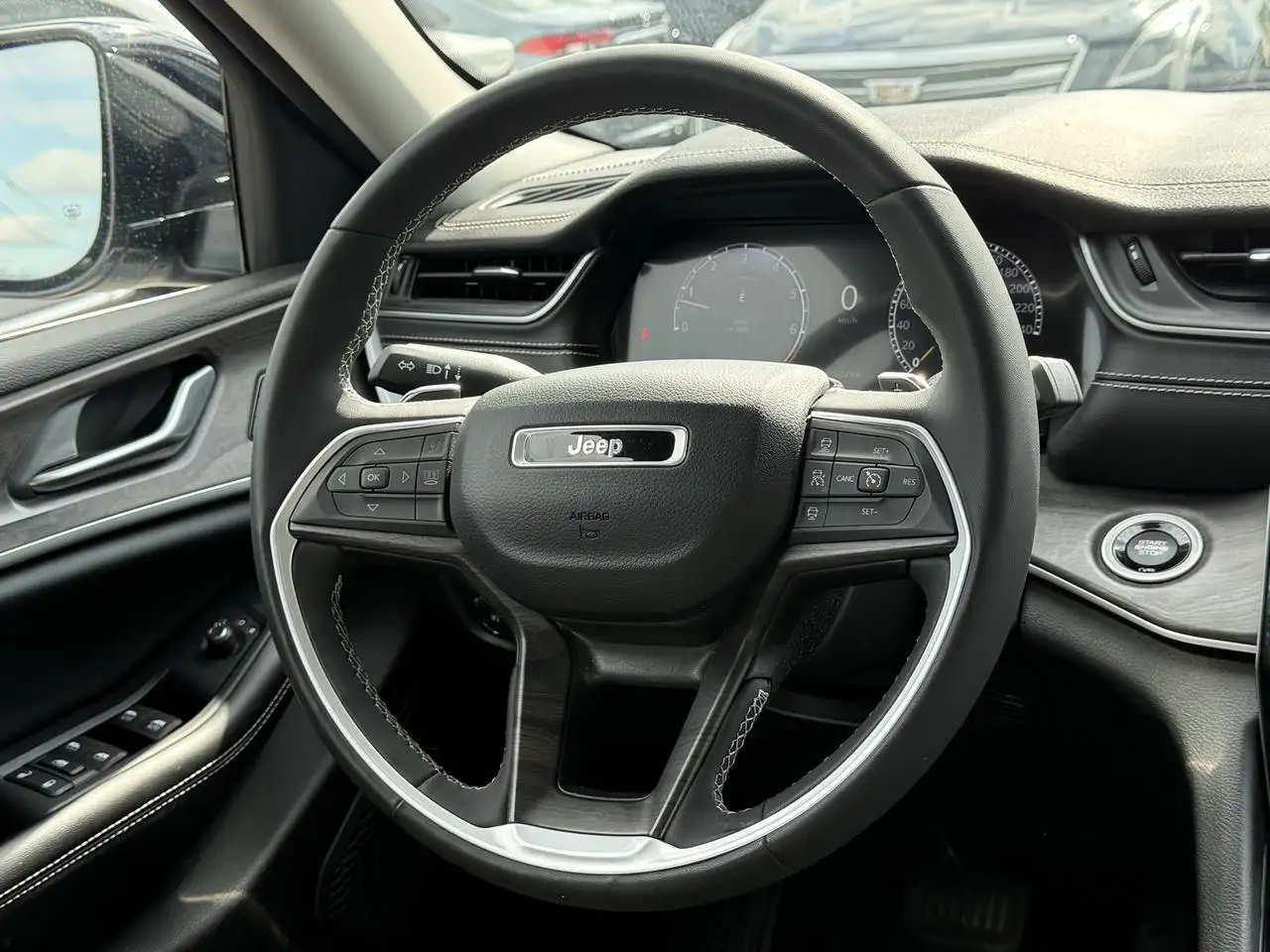 Jeep Grand Cherokee photo Jeep Grand Cherokee