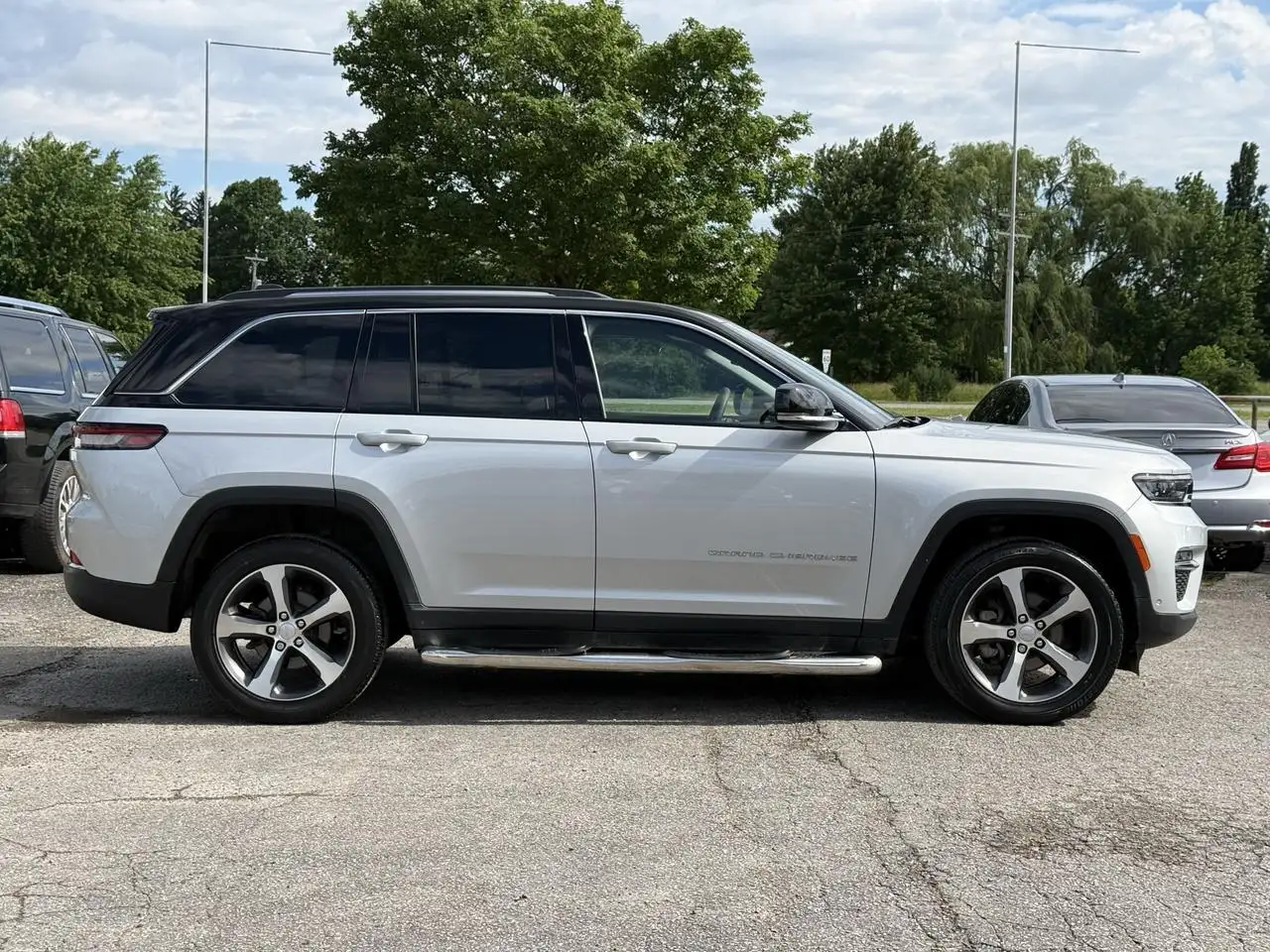 Jeep Grand Cherokee photo Jeep Grand Cherokee