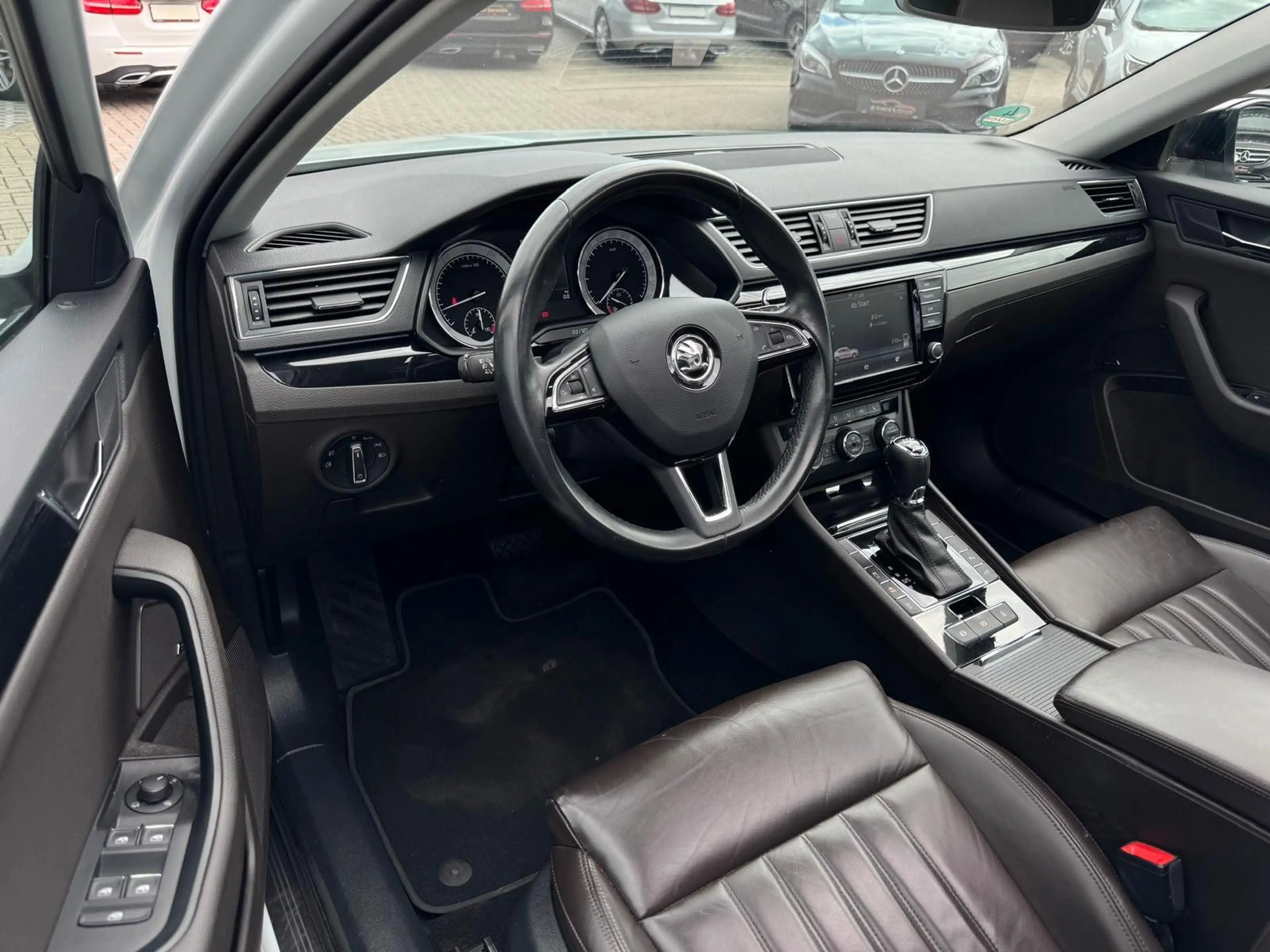 Skoda Superb Lim. 2.0TSI"L&K 4x4"PANO"ACC"LEDER"1.HAND — photo 10