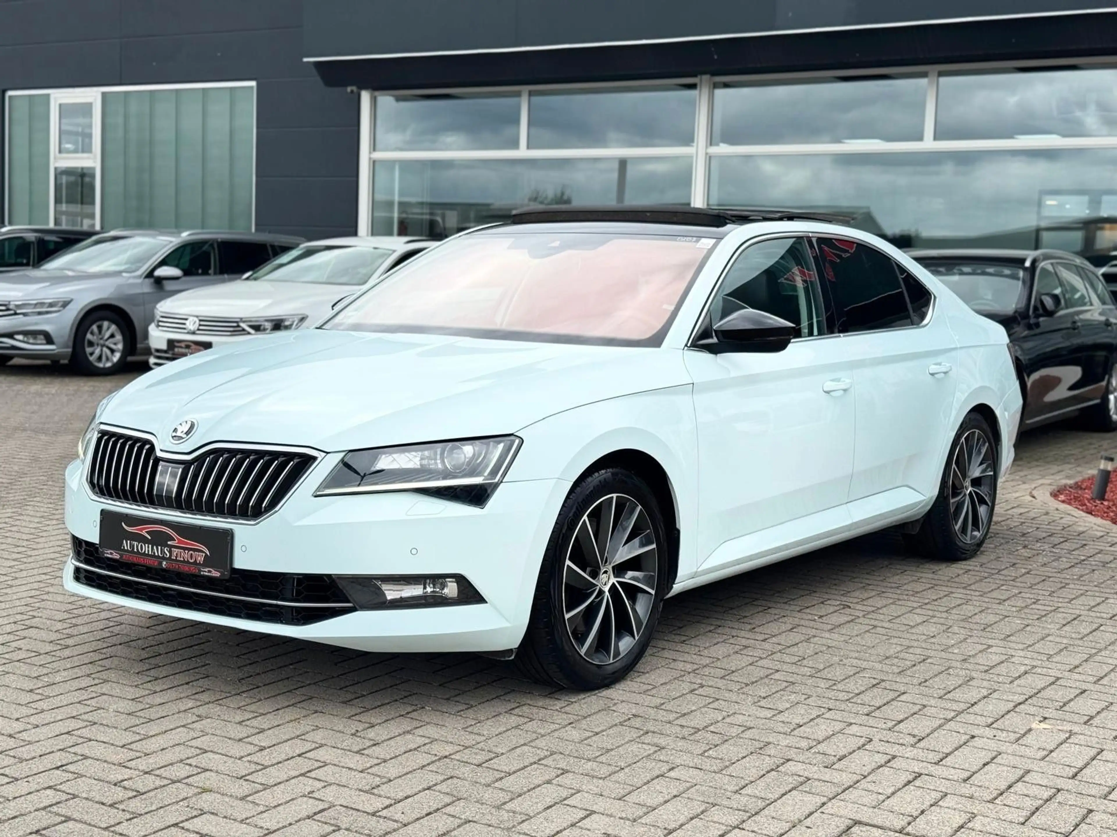 Skoda Superb Lim. 2.0TSI"L&K 4x4"PANO"ACC"LEDER"1.HAND — photo 2