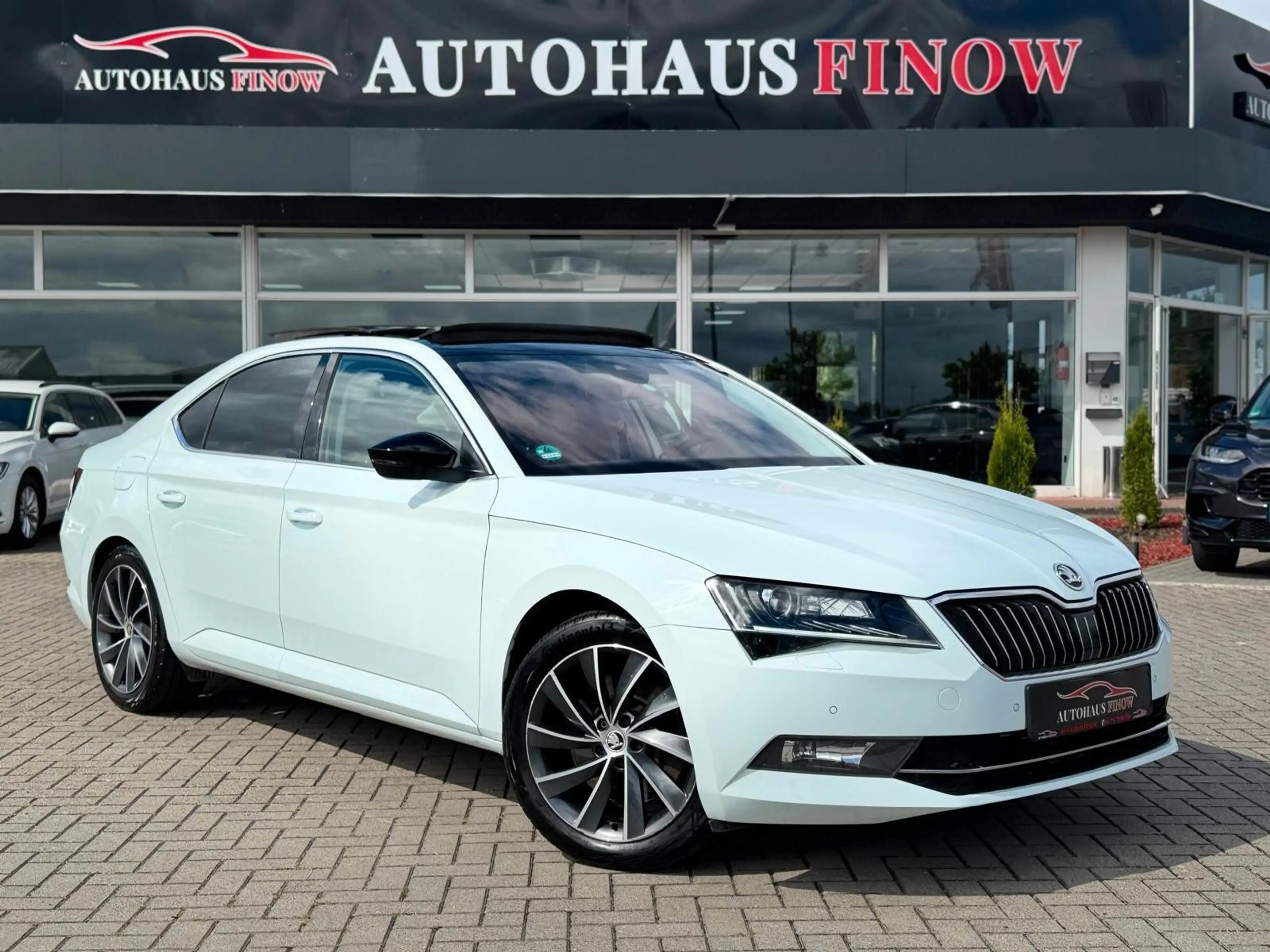 Skoda Superb Lim. 2.0TSI"L&K 4x4"PANO"ACC"LEDER"1.HAND