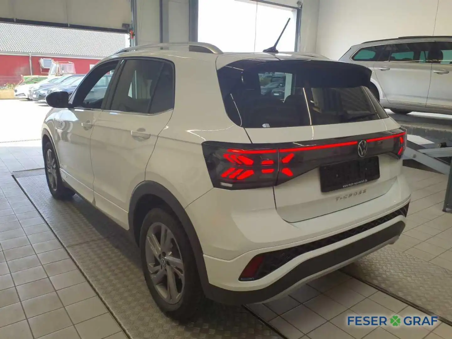 Volkswagen T-Cross R-Line 1.0 TSI DSG KAMERA*ACC*NAVI Weiß - 2