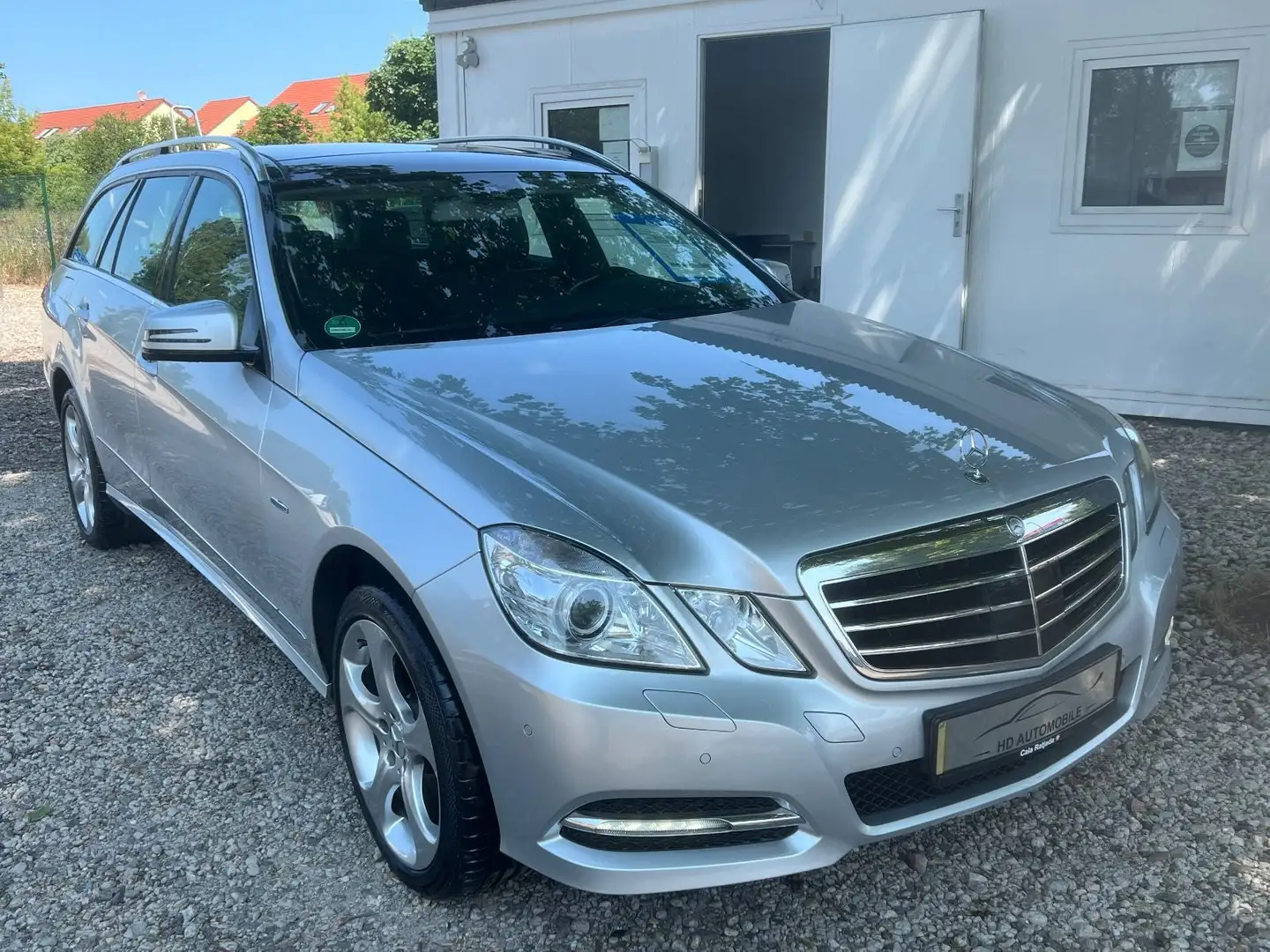 Mercedes-Benz E 250 T CGI BlueEfficiency, Silber - 1