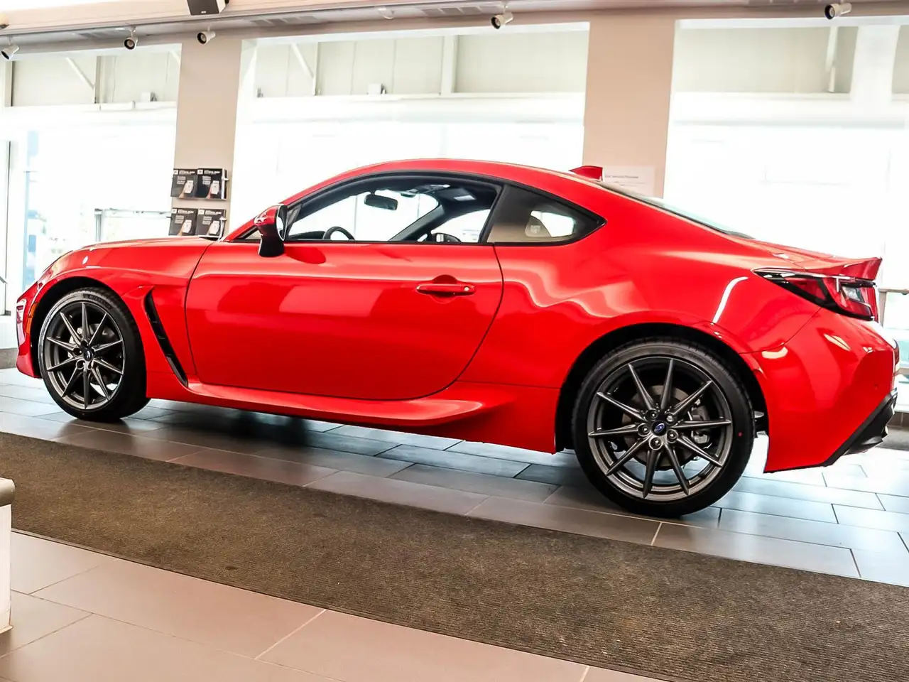 Subaru BRZ снимка Subaru BRZ
