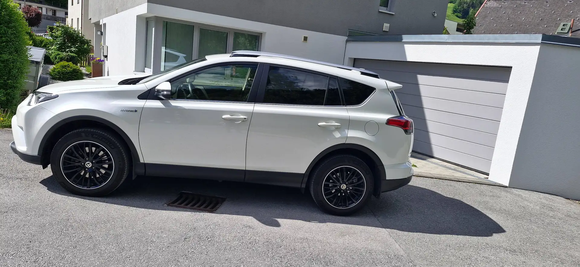 Toyota RAV 4 RAV4 2,5 4WD HSD Weiß - 1
