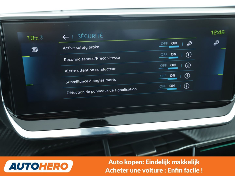 Peugeot e-2008 electric drive 100 kW GT Pack — photo 10
