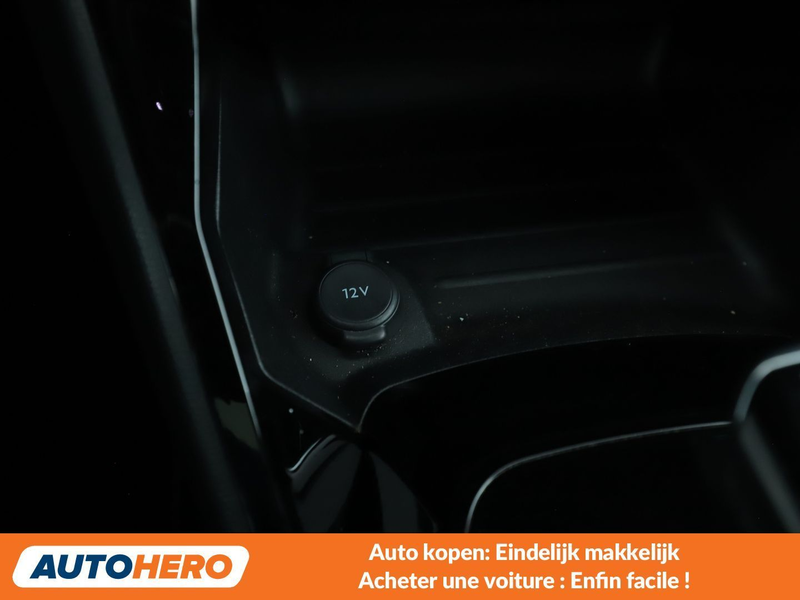 Peugeot e-2008 electric drive 100 kW GT Pack — photo 15