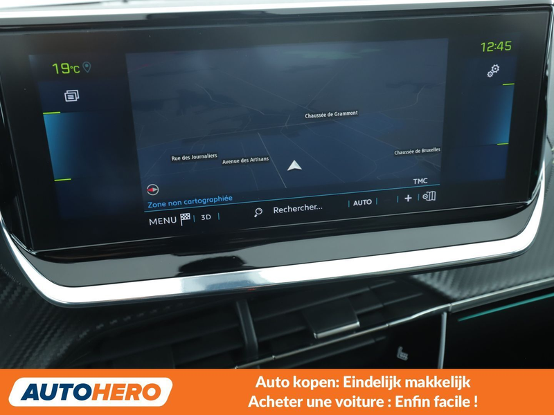 Peugeot e-2008 electric drive 100 kW GT Pack — photo 8