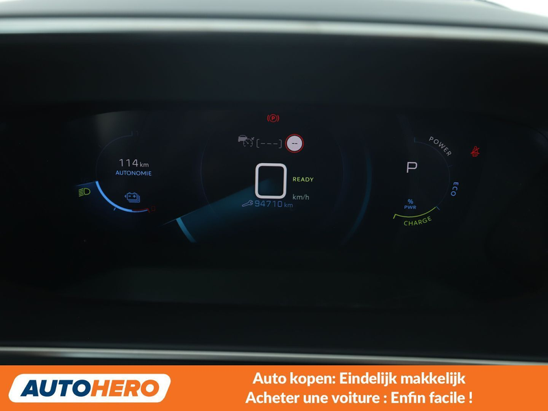 Peugeot e-2008 electric drive 100 kW GT Pack — photo 6