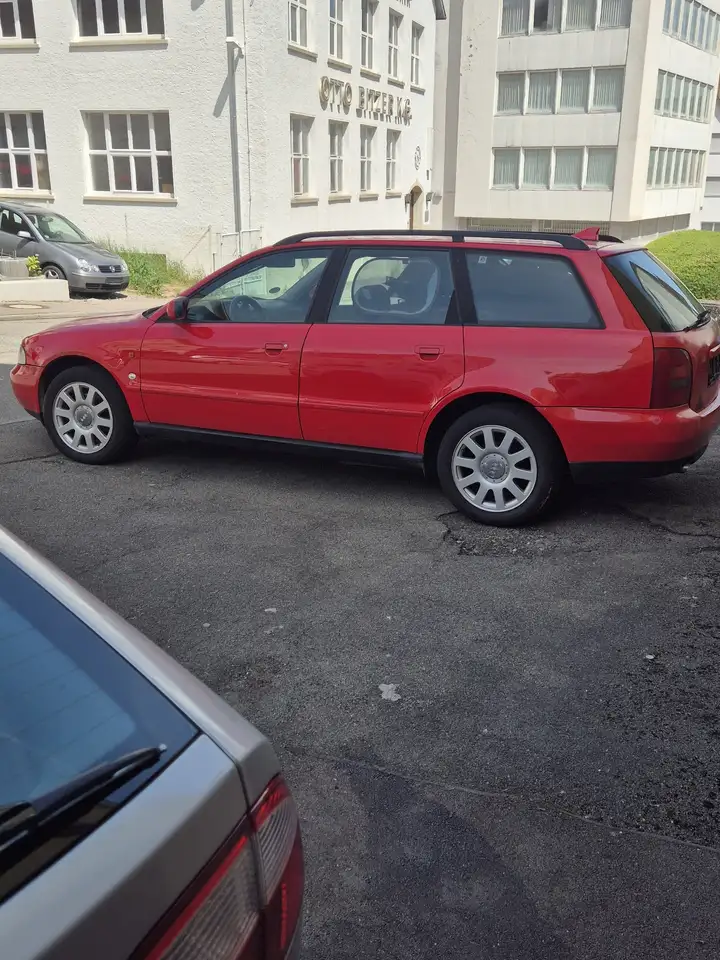 Audi A4 Avant 1.8, foto 1