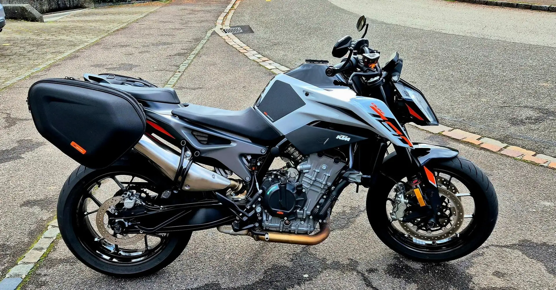 KTM 790 Duke Gri - 2