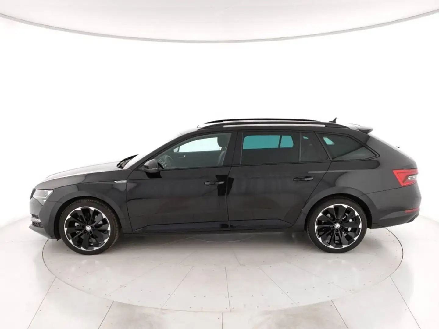 Skoda Superb Wagon iV 1.4 tsi phev Sportline dsg Nero - 2