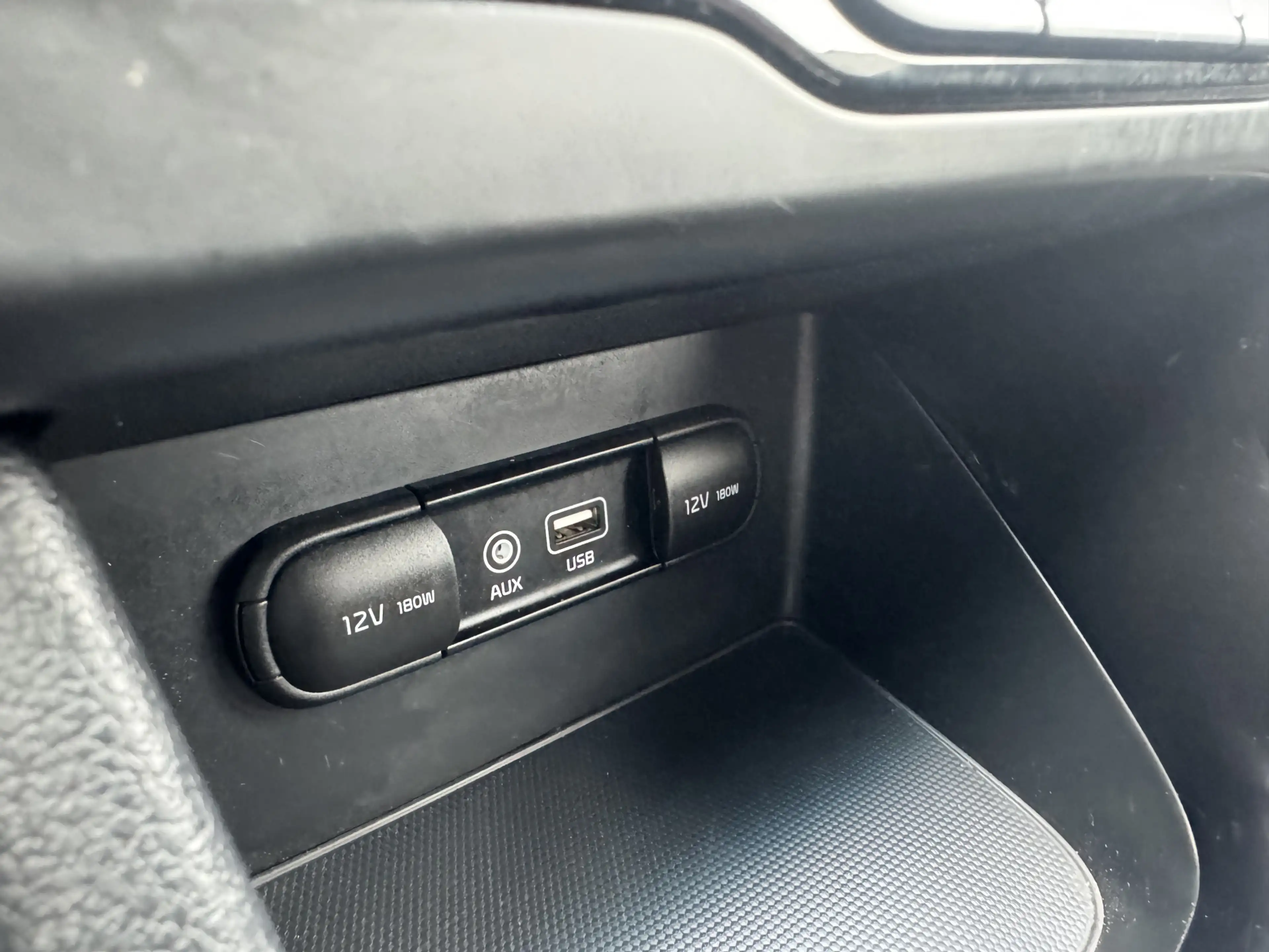 Kia Niro 1.6 GDi PHEV DynamicLine Aut — photo 16