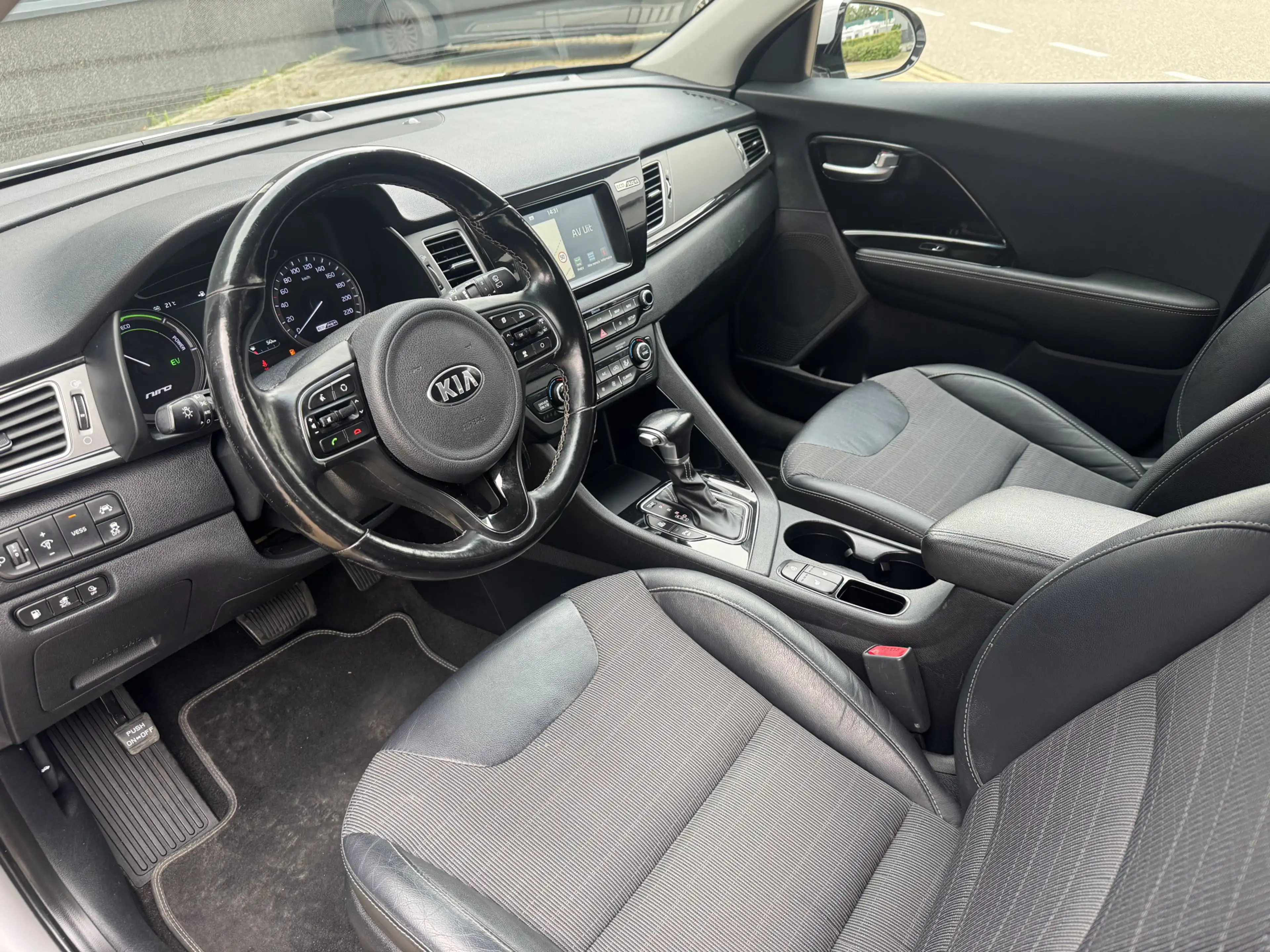 Kia Niro 1.6 GDi PHEV DynamicLine Aut — photo 7