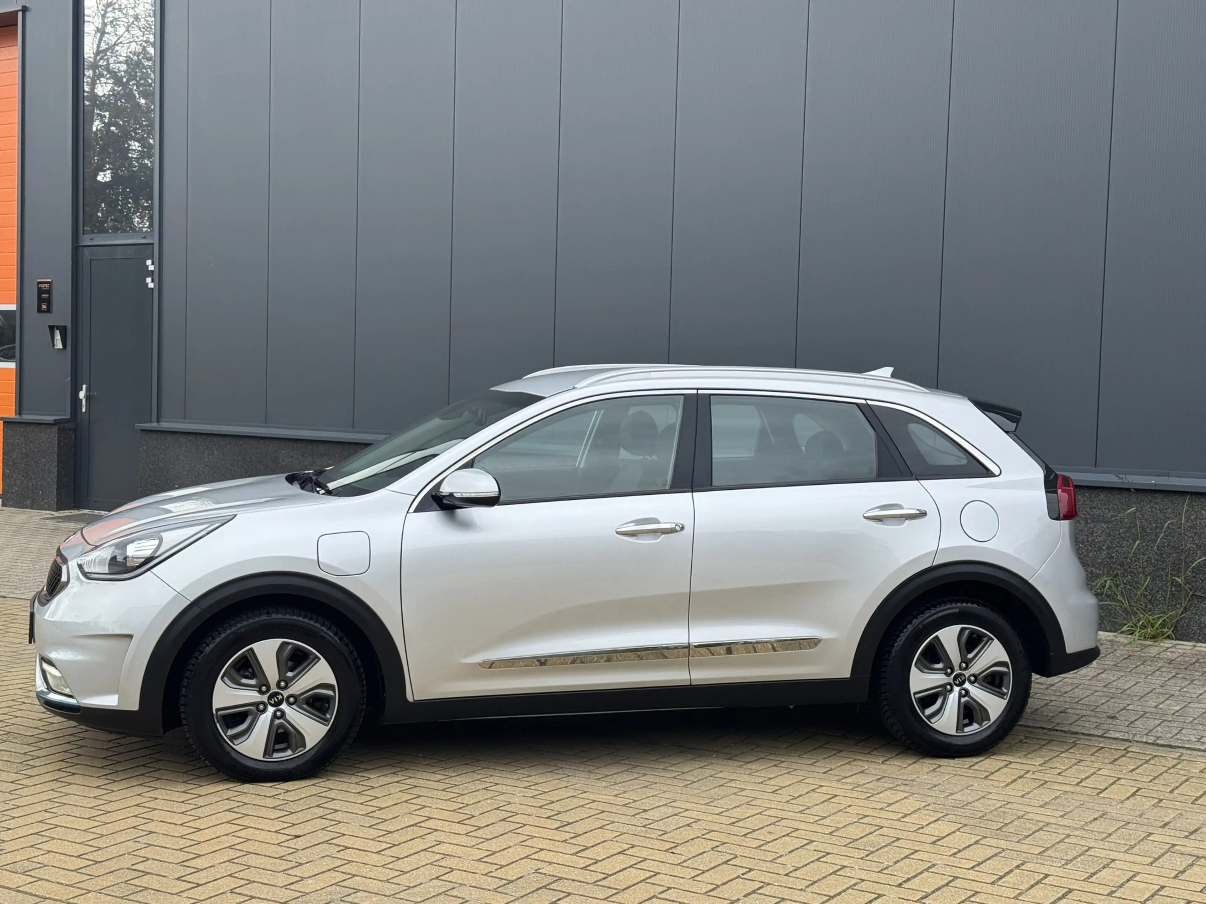 Kia Niro 1.6 GDi PHEV DynamicLine Aut — photo 4