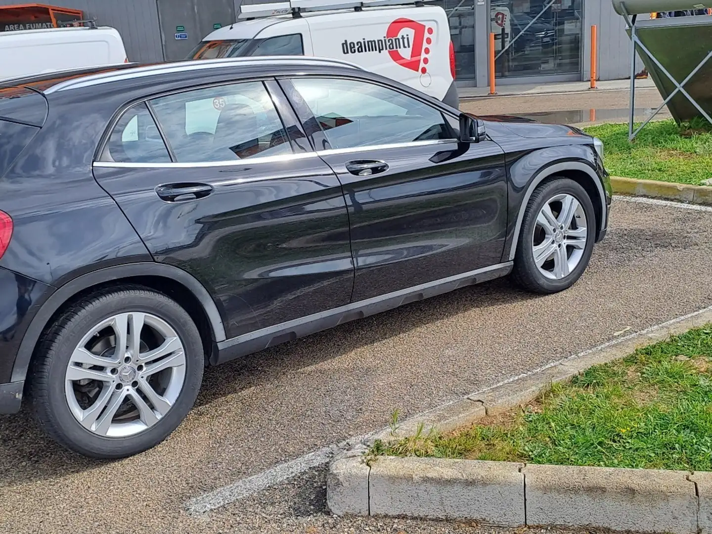 Mercedes-Benz GLA 220 d Sport 4matic 177cv auto Černá - 2