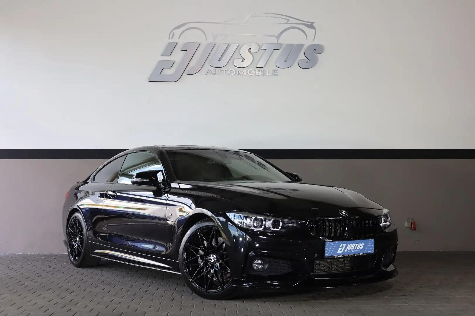 BMW 440 i Coupé/APPLE/WIFI/HK/SHZ/KAMERA/SBD/TOTW/R19 Schwarz - 1