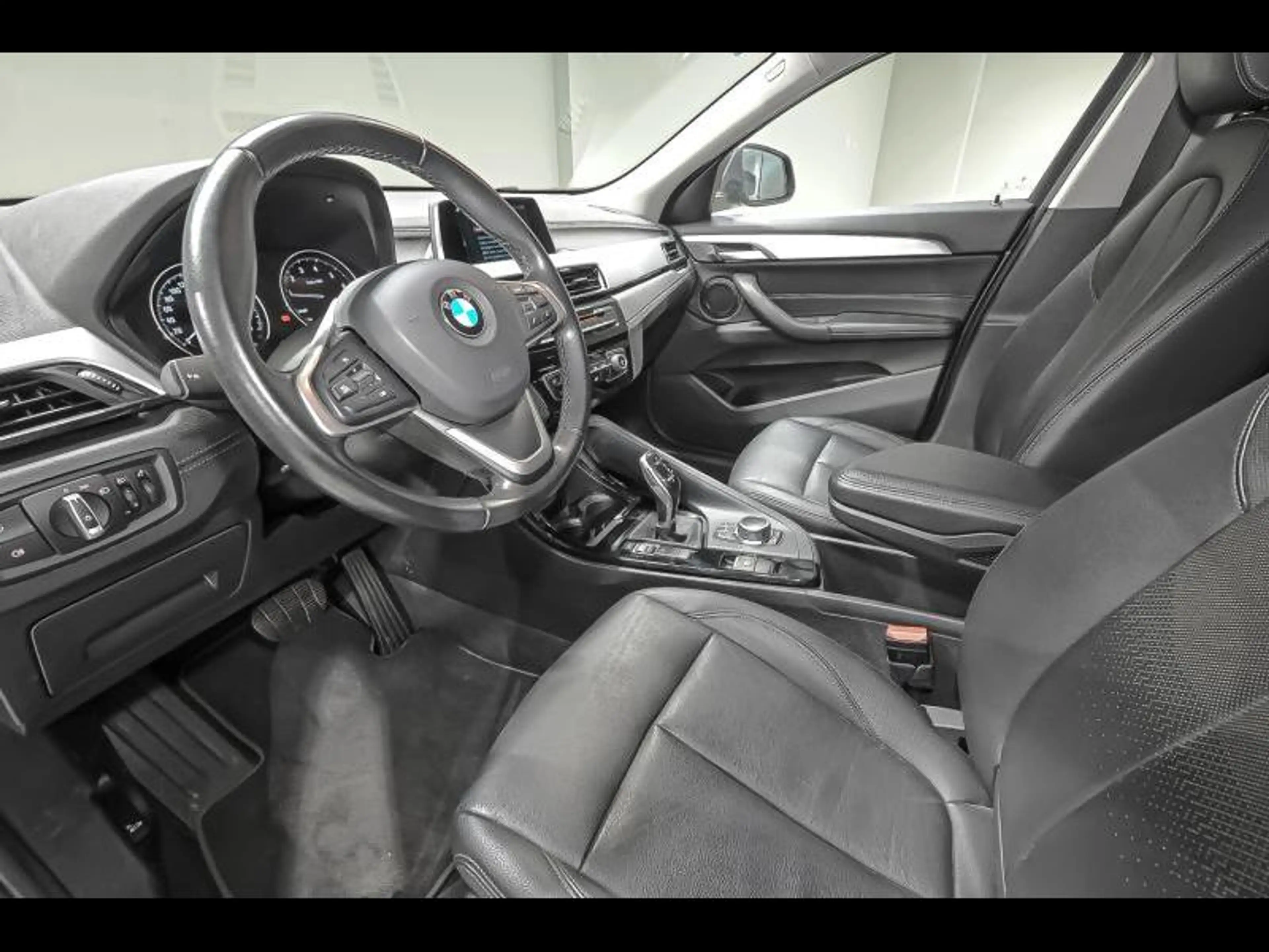 BMW X2 sDrive 18i - Navi|Dab|Auto|Parkassist — photo 6
