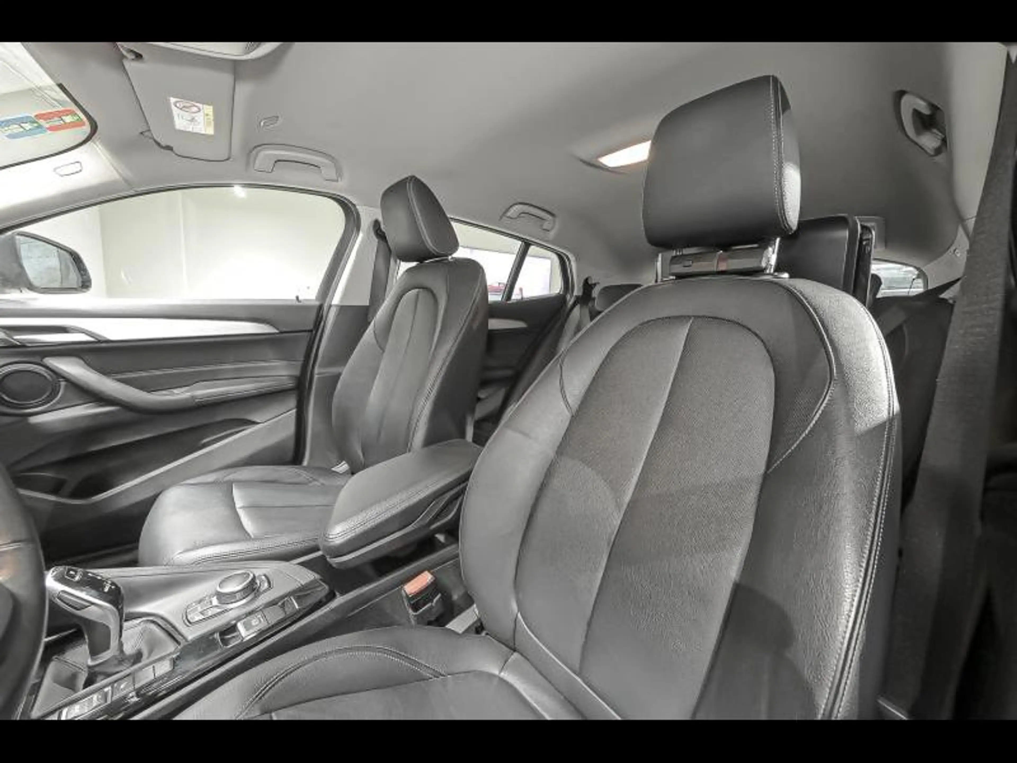 BMW X2 sDrive 18i - Navi|Dab|Auto|Parkassist — photo 15