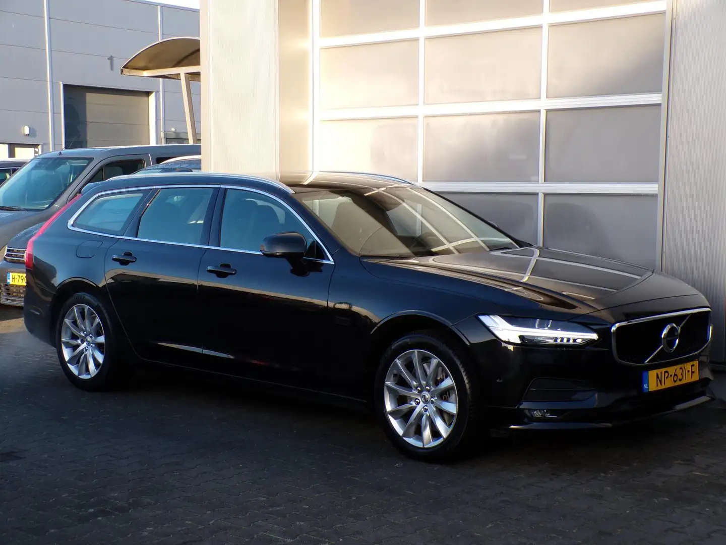 Volvo V90 2.0 T5 Momentum|ACC|Memory|Leder|Virtual|PDC|LED Noir - 1