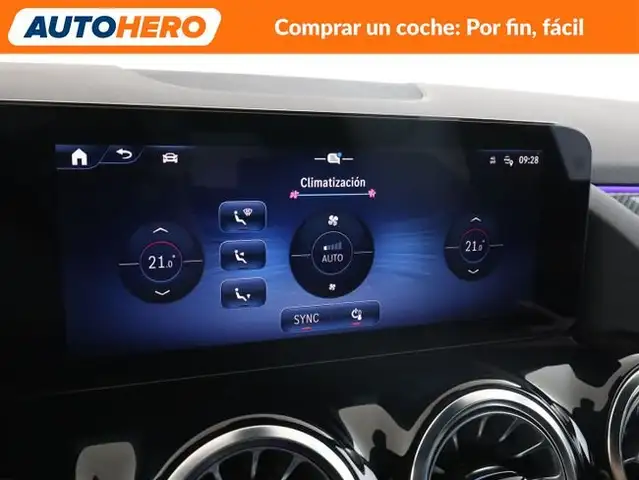 Mercedes-Benz Gla Class view 24
