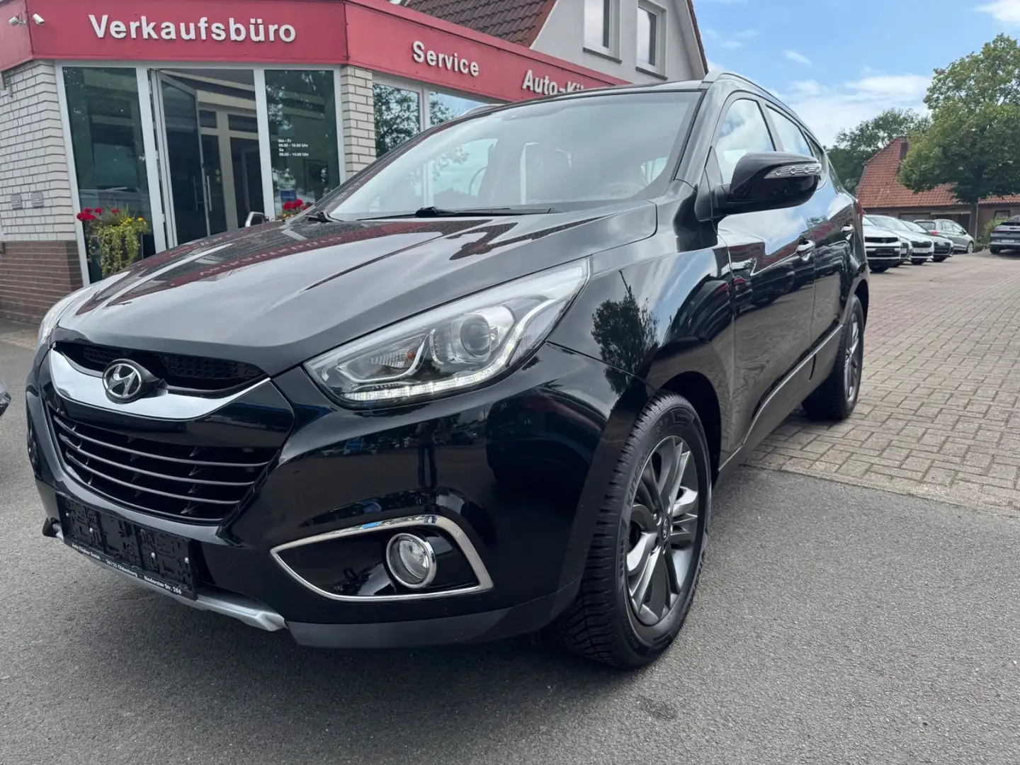 Hyundai iX35 Style 2.0 CRDI AWD SHZ NAVI AHK Kamera Noir - 1
