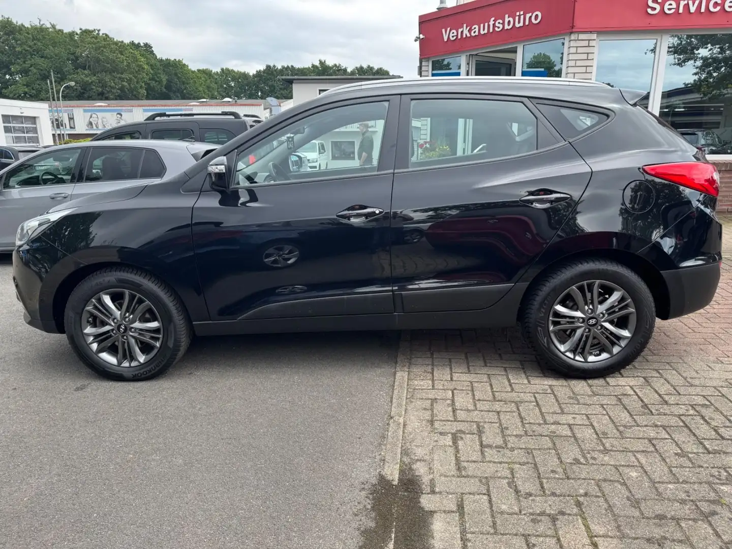 Hyundai iX35 Style 2.0 CRDI AWD SHZ NAVI AHK Kamera Noir - 2