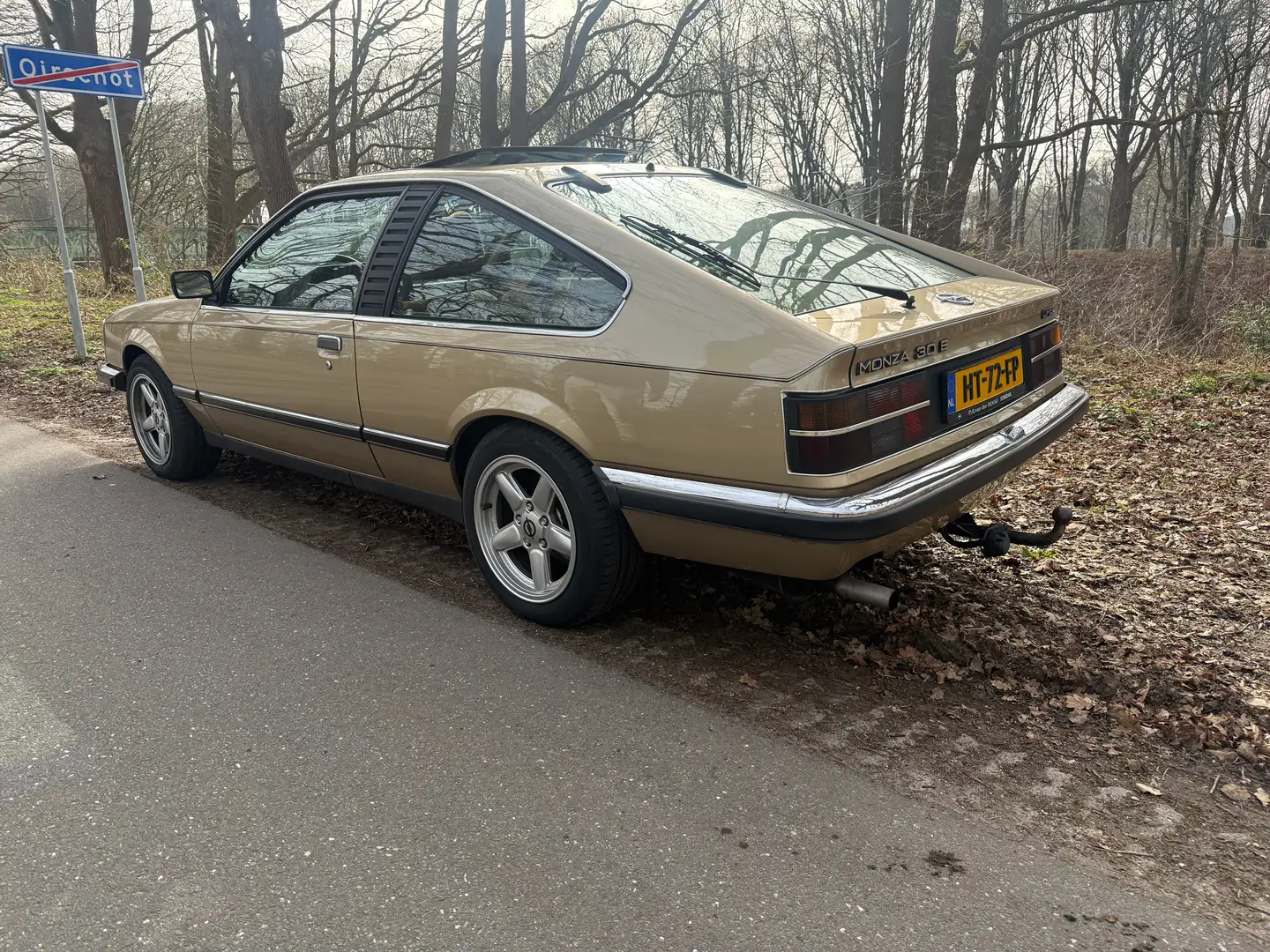Opel Monza 3.0E Beige - 2