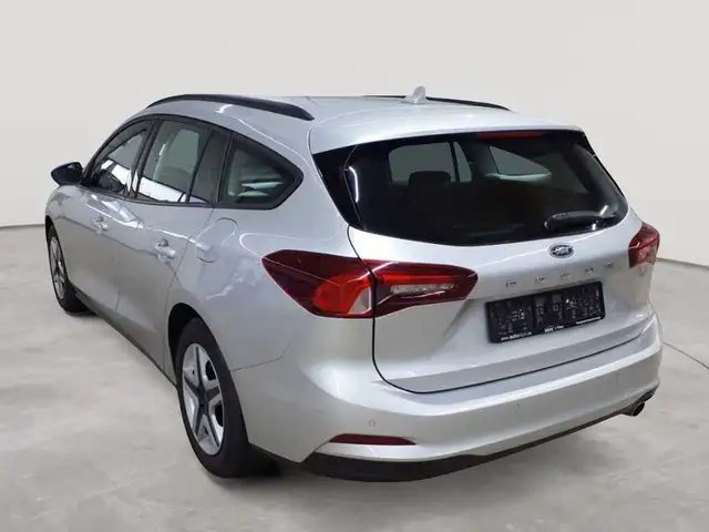 Ford Focus view 5