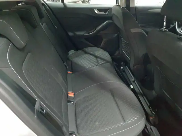 Ford Focus view 14
